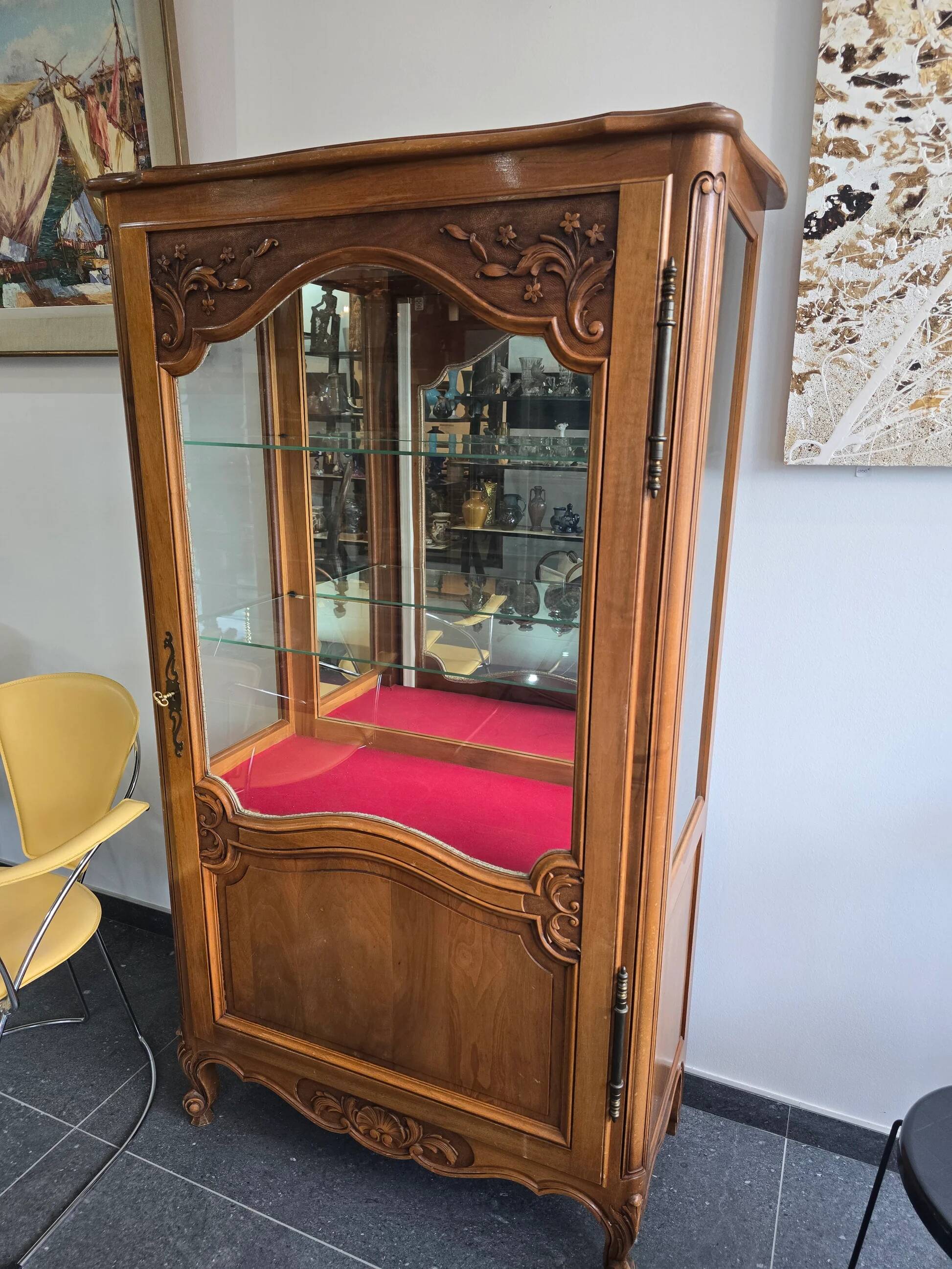 Vitrine de style Louis XV en merisier – Fabrication française UNIFA