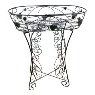 Wrought iron planter/plant holder