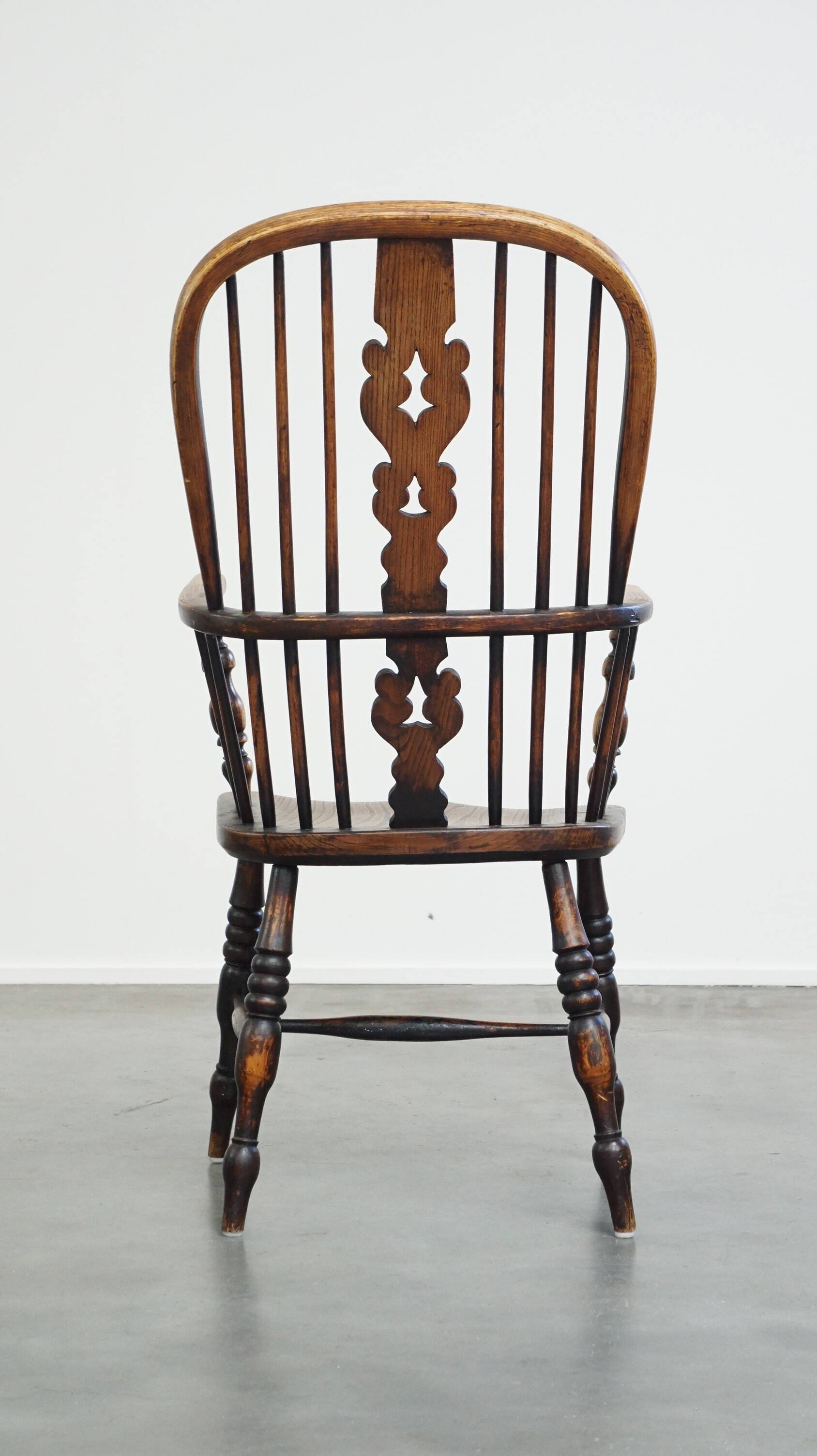 Antique English highback Windsor dining chair