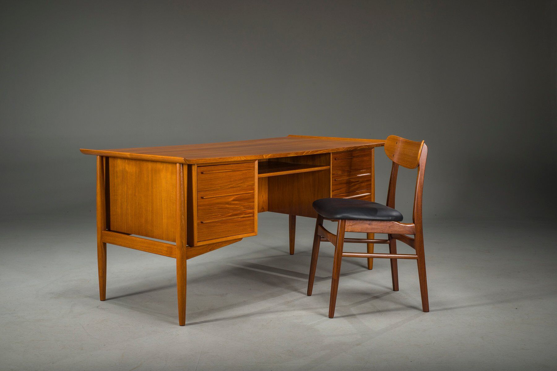 Mid-century Danish teak executive desk by Arne Vodder for H.P. Hansen, 1960s