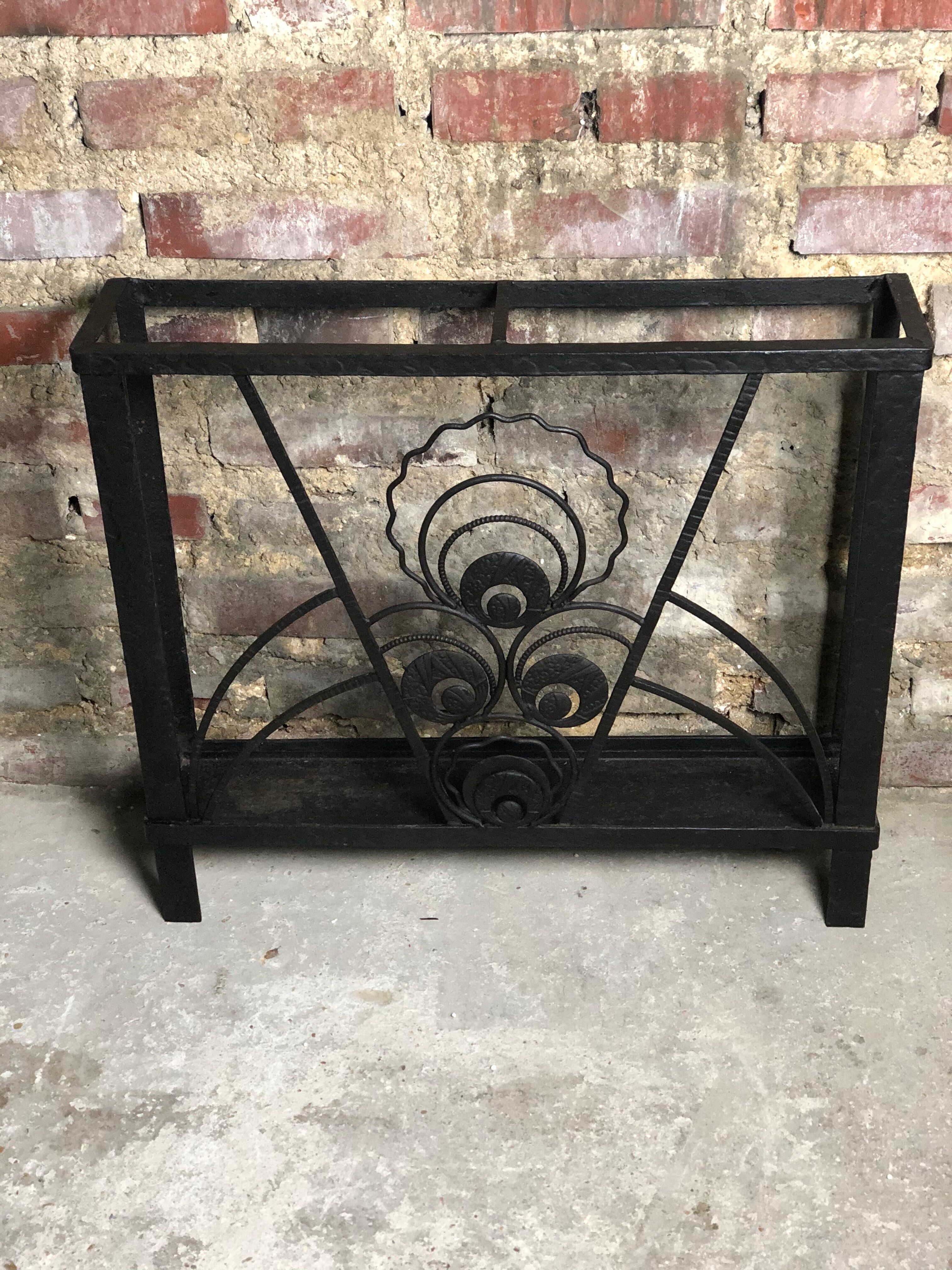 Porte parapluie époque art déco en fer forgé noir