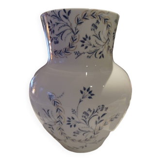 Vase en porcelaine de Limoges Lafarge