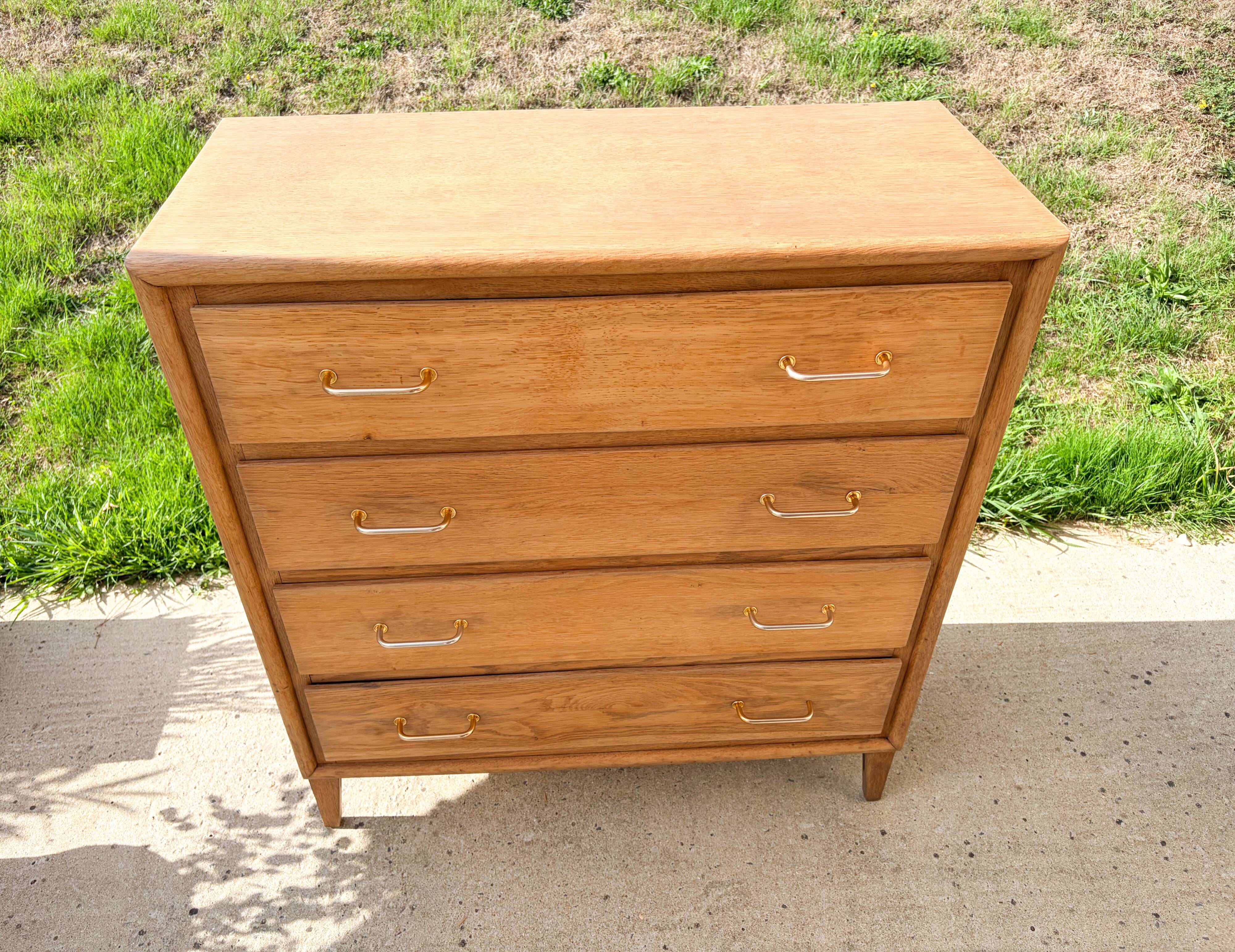 Large chest of drawers with 4 drawers from the 1950s.