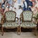 Paire de fauteuils style Louis XV, en bois massif finement sculpté