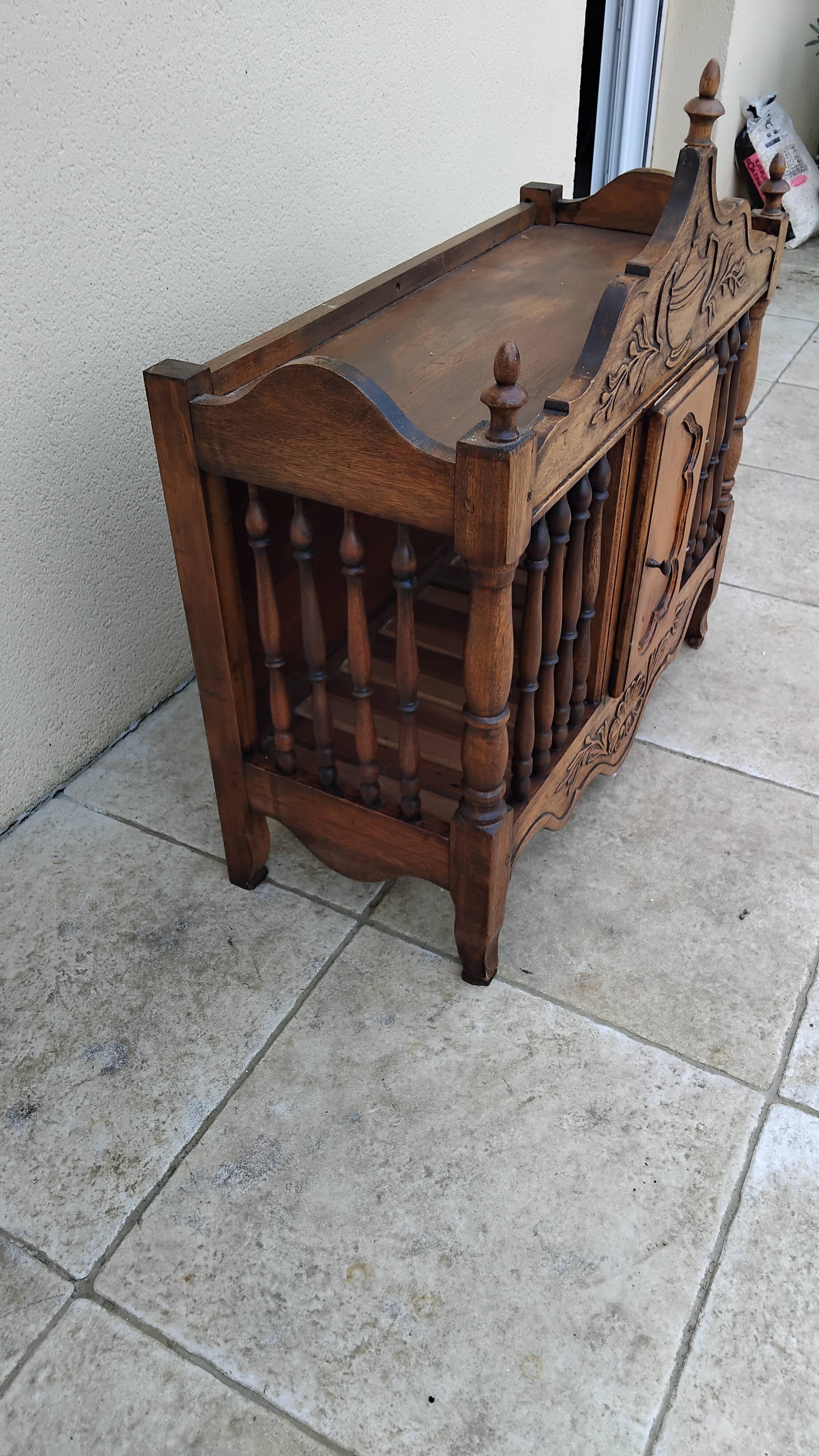 Provençal bread basket