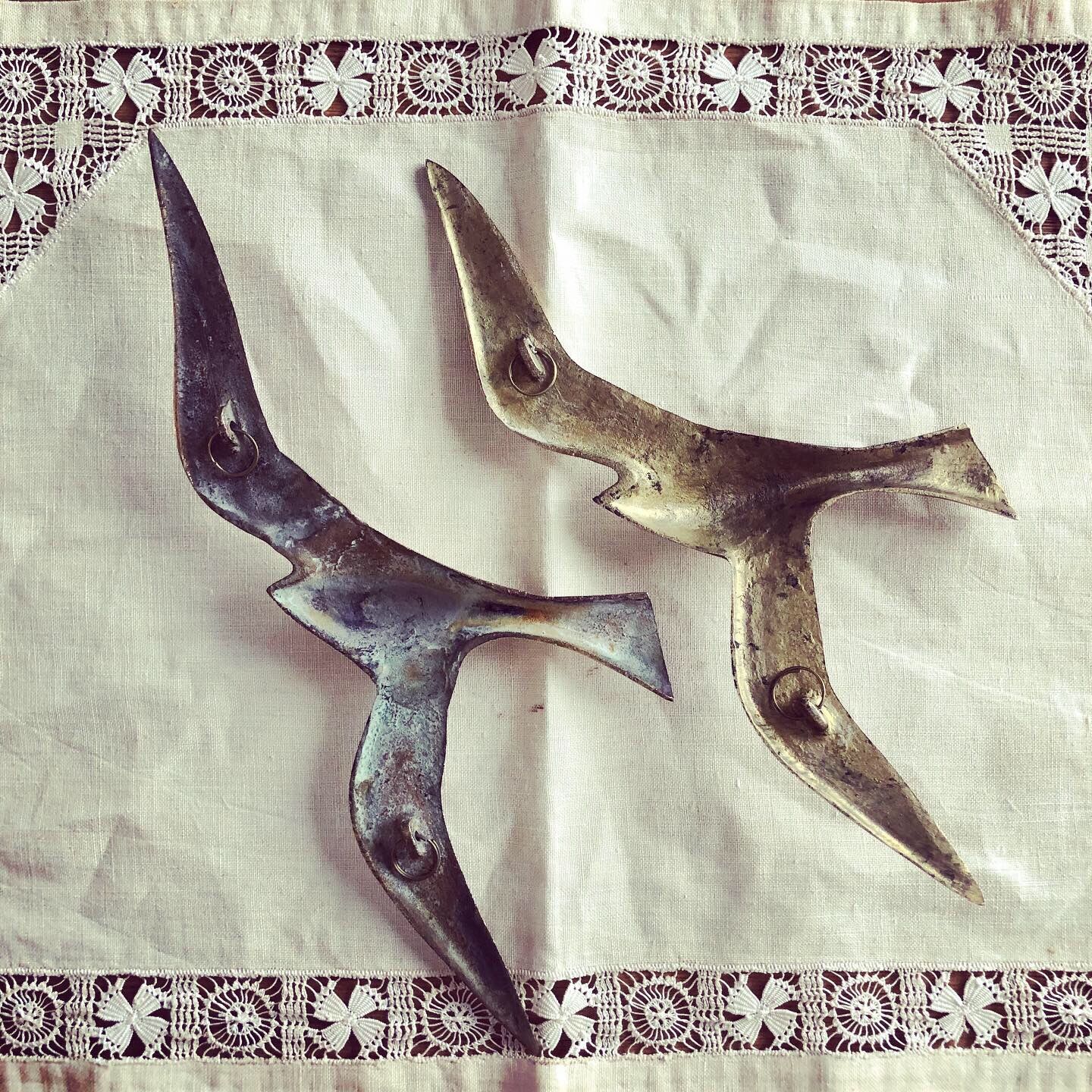 Duo de hirondelles ou mouettes en laiton vintage