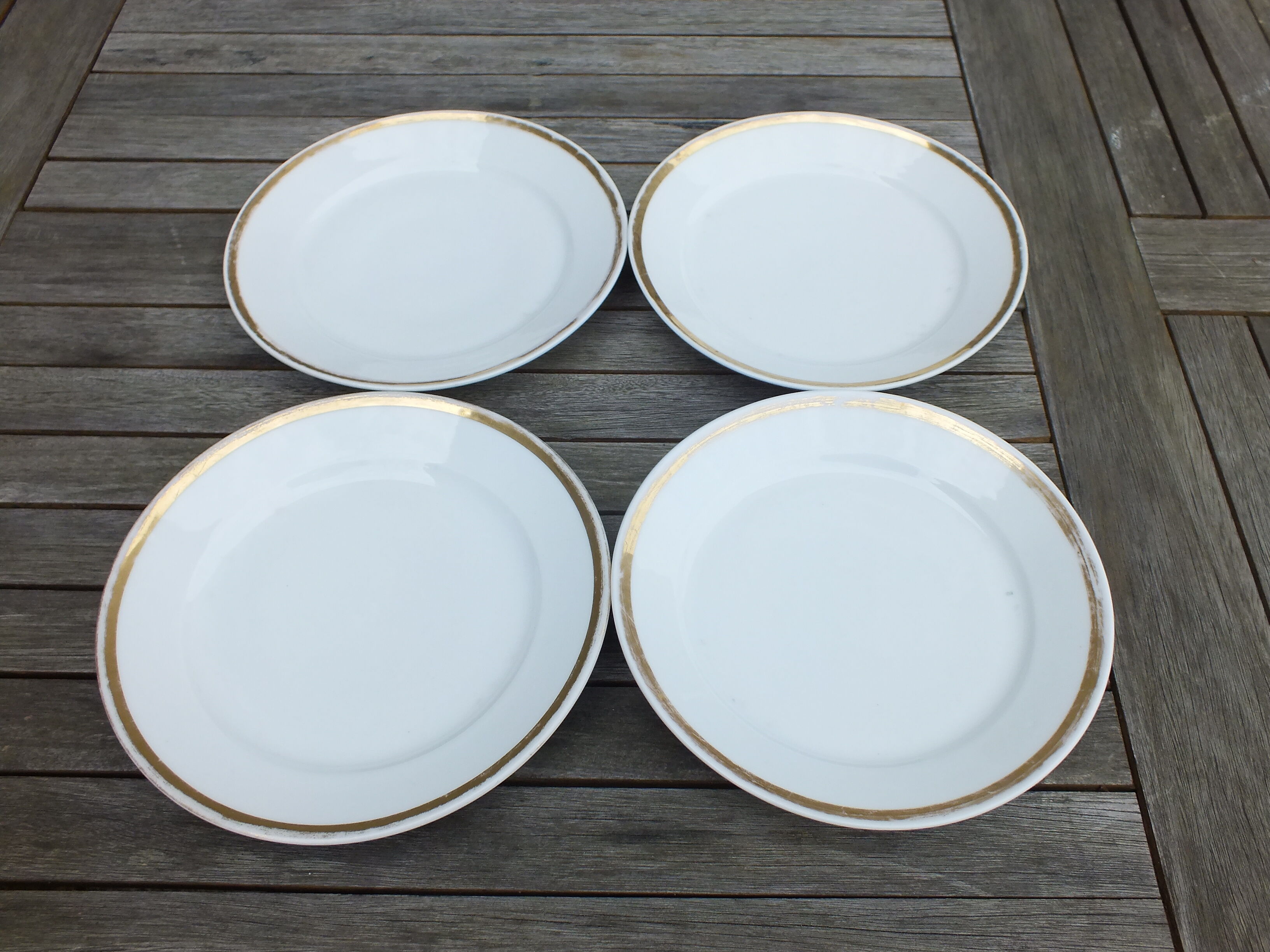 4 plates with hors d'oeuvre in porcelain of Paris 19th - gold net