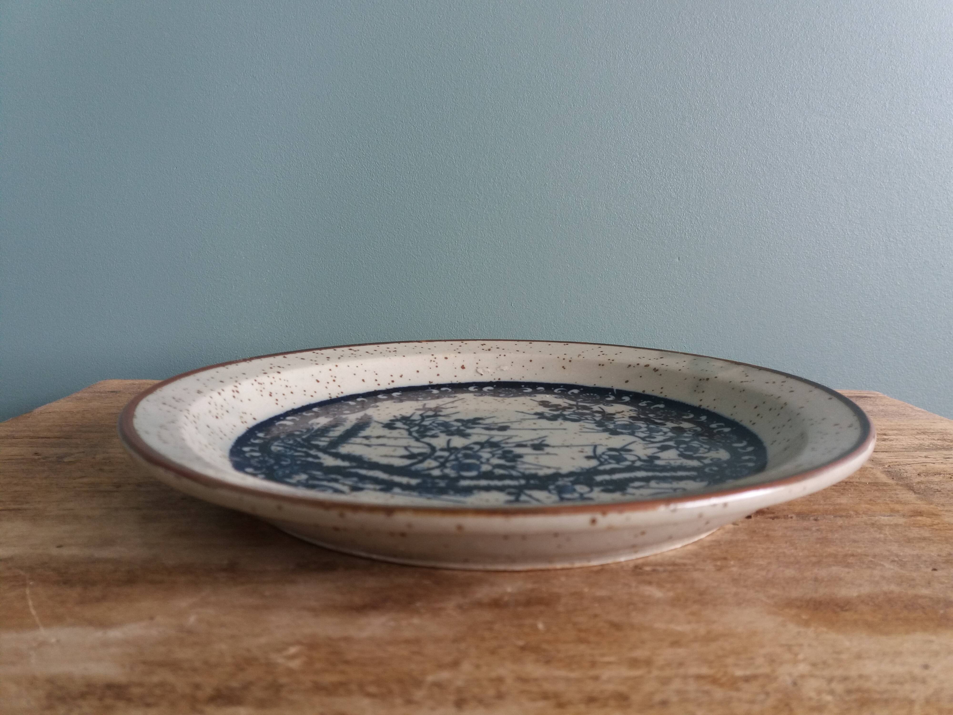 Plate with Japanese decor