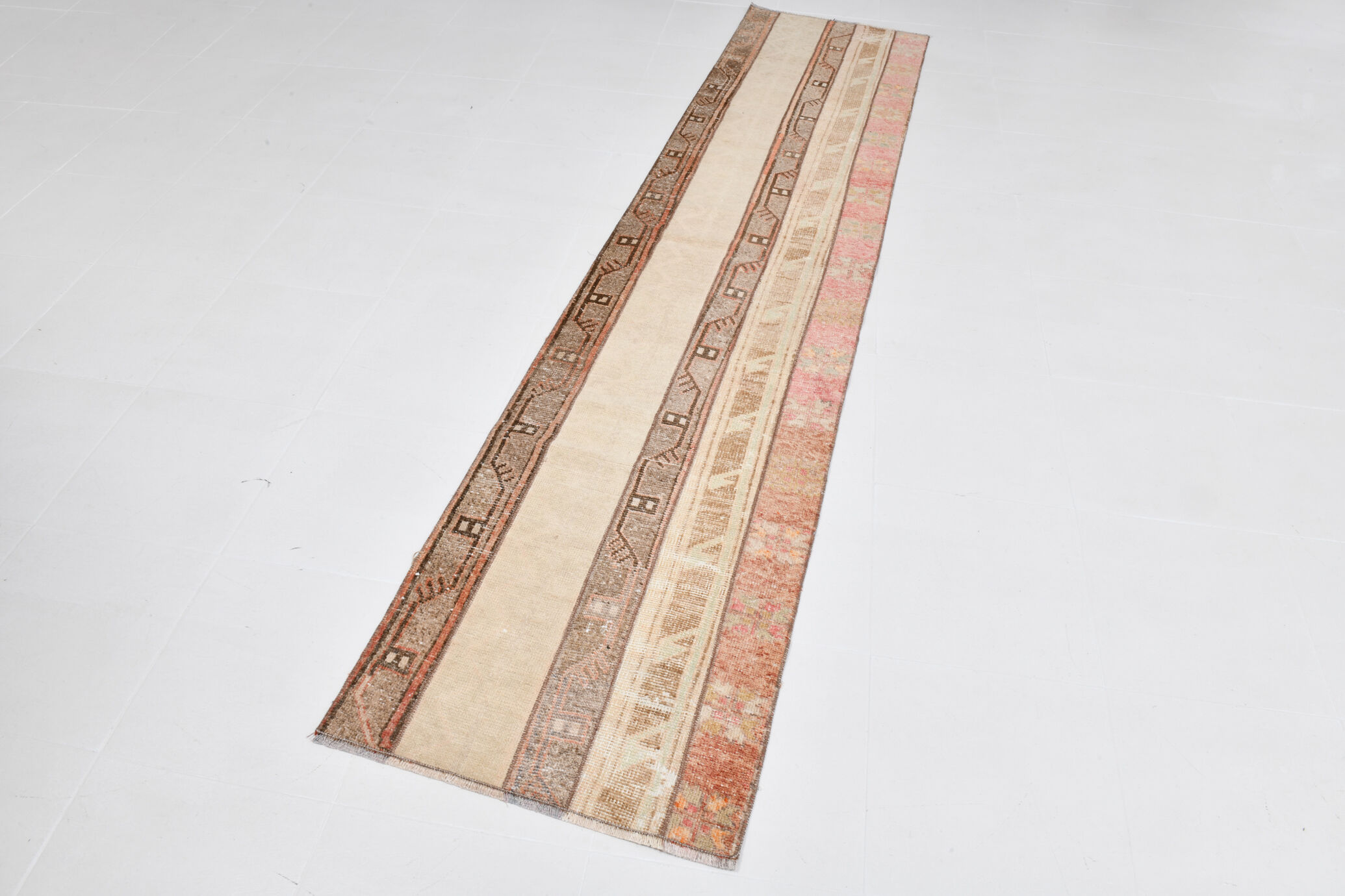 2x10 classic vintage runner rug.71x312cm