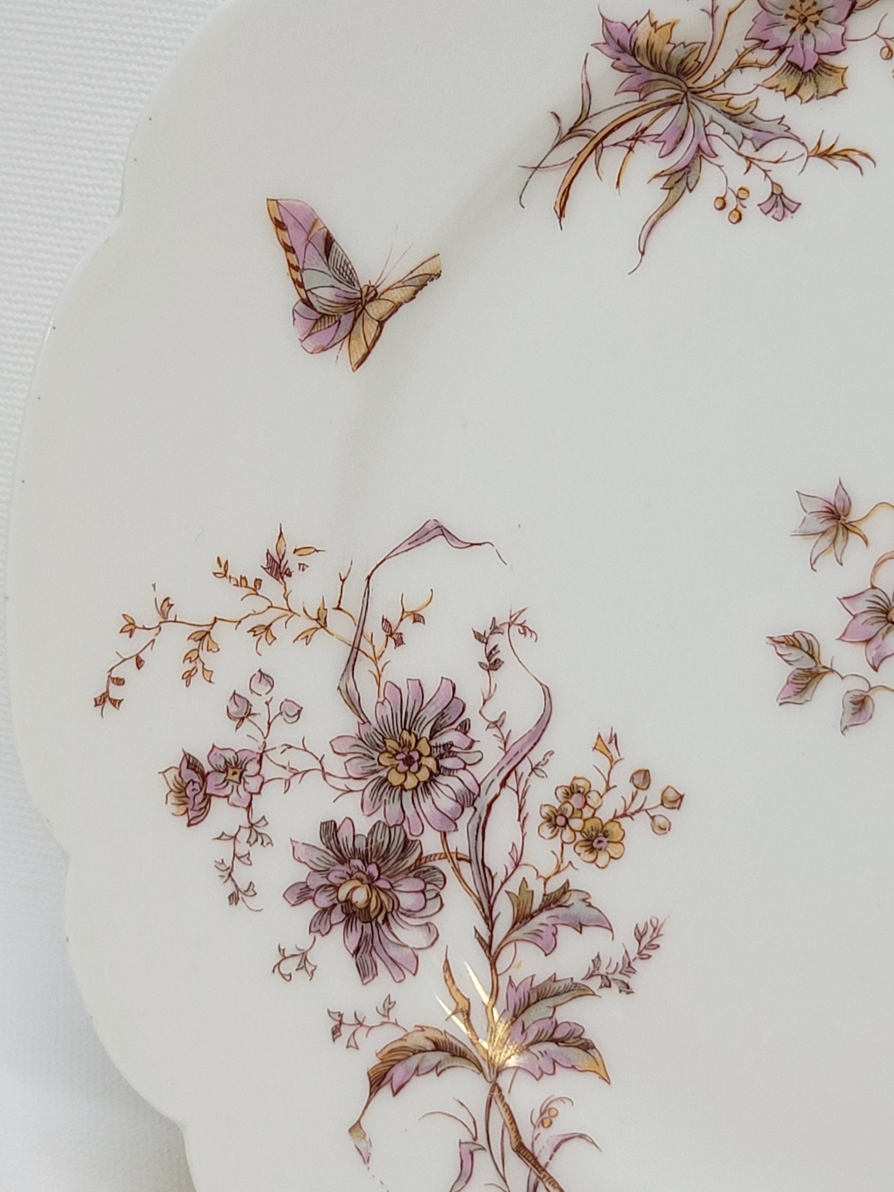 Superb Plate Dish on Pedestal 19th Century White Porcelain Bird Decor