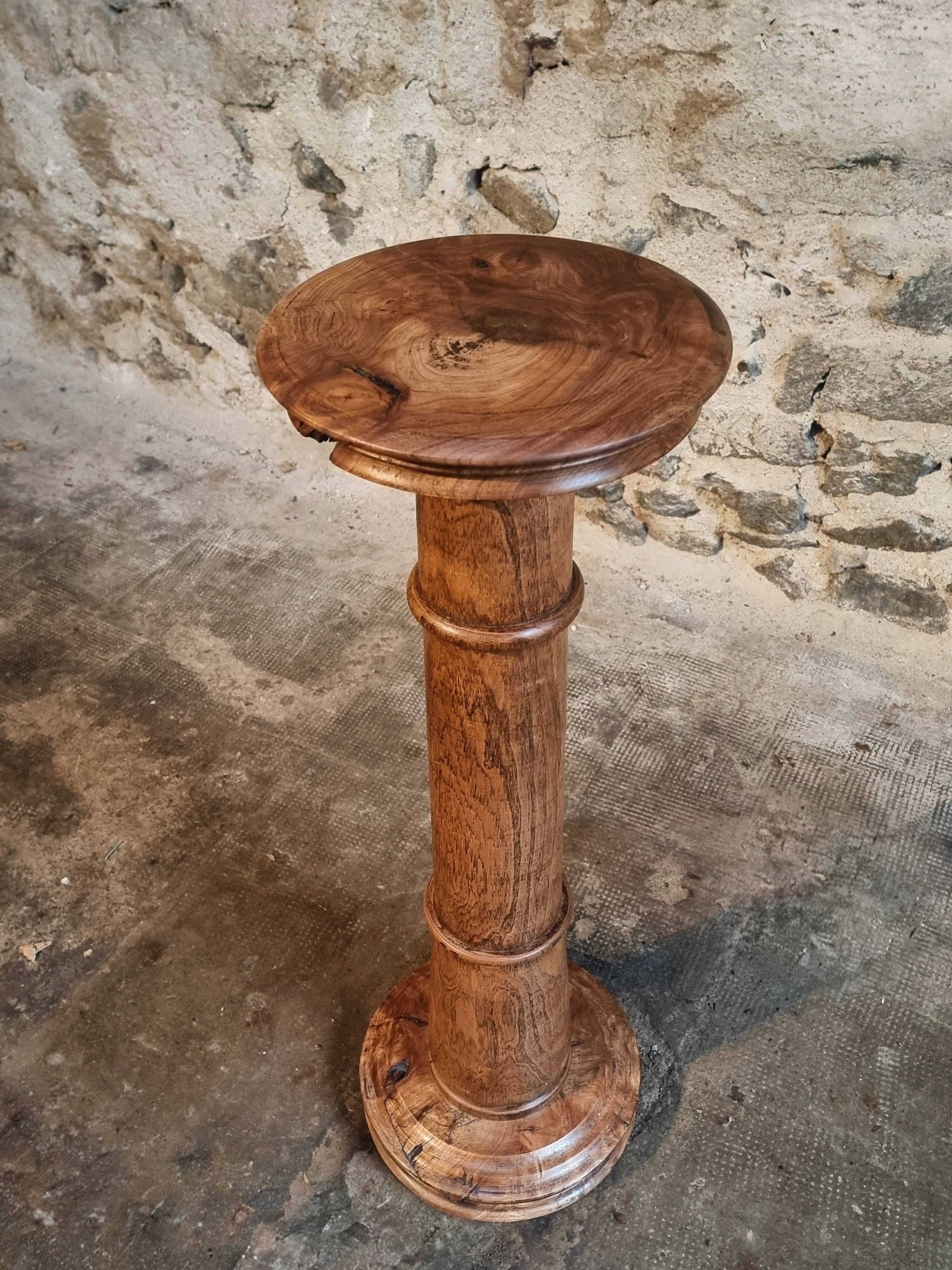 Ancient French pedestal in elm – Stand from the early 1900s
