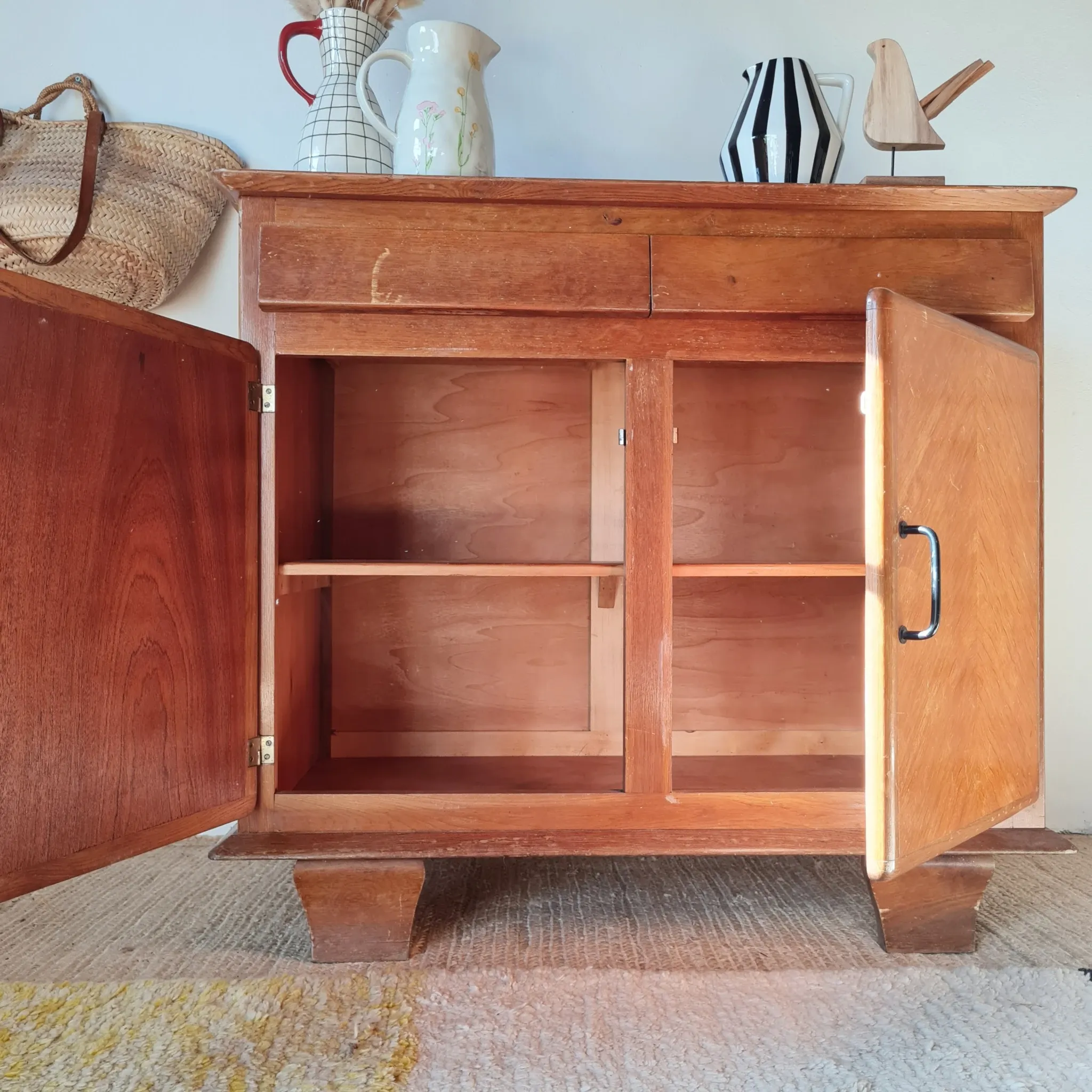 Art Deco buffet from the 1950s in oak and herringbone.