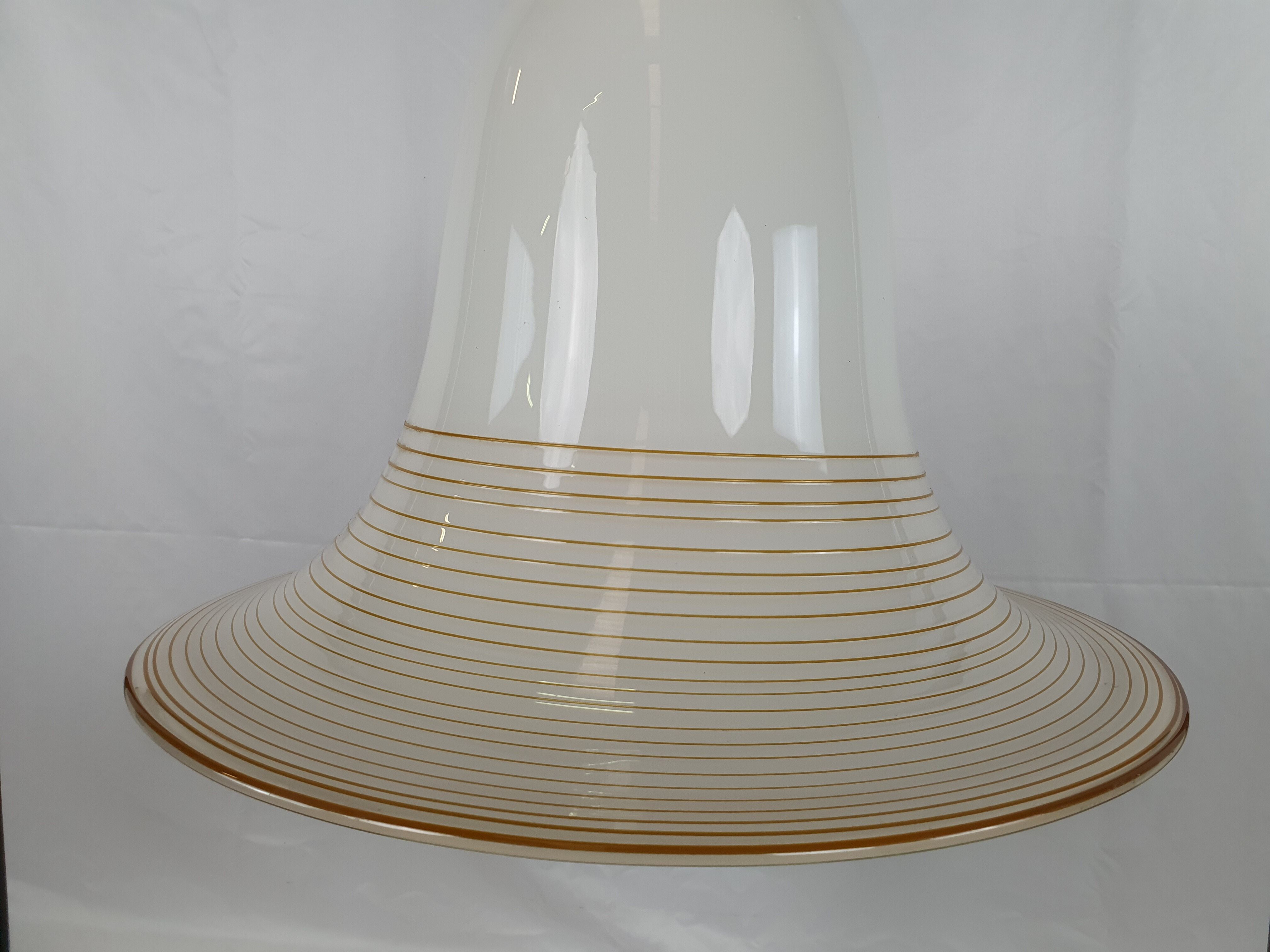 Lustre cloche en verre de Murano années 1970 Italie