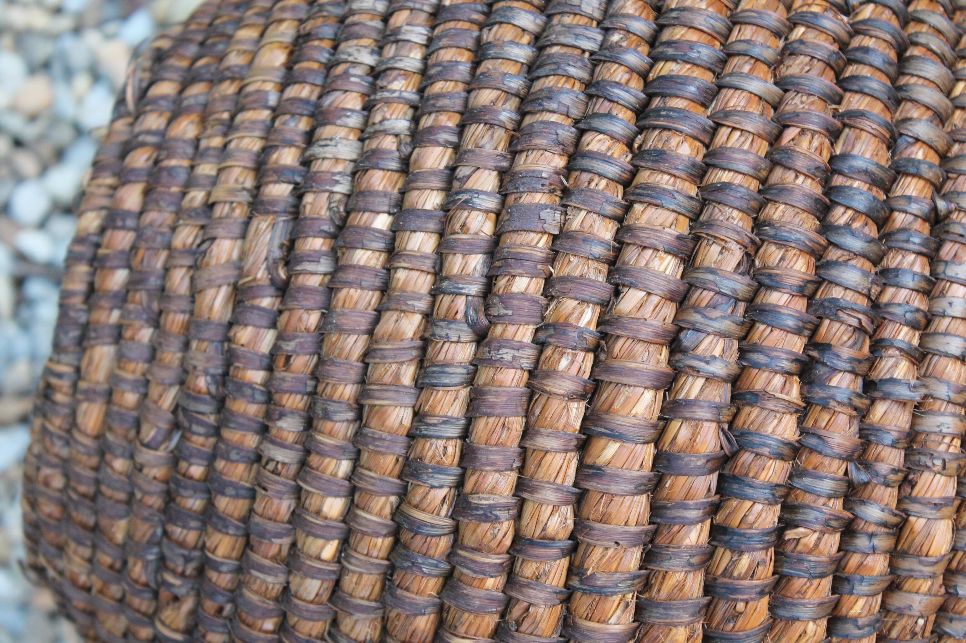 Charentaise woven straw pan