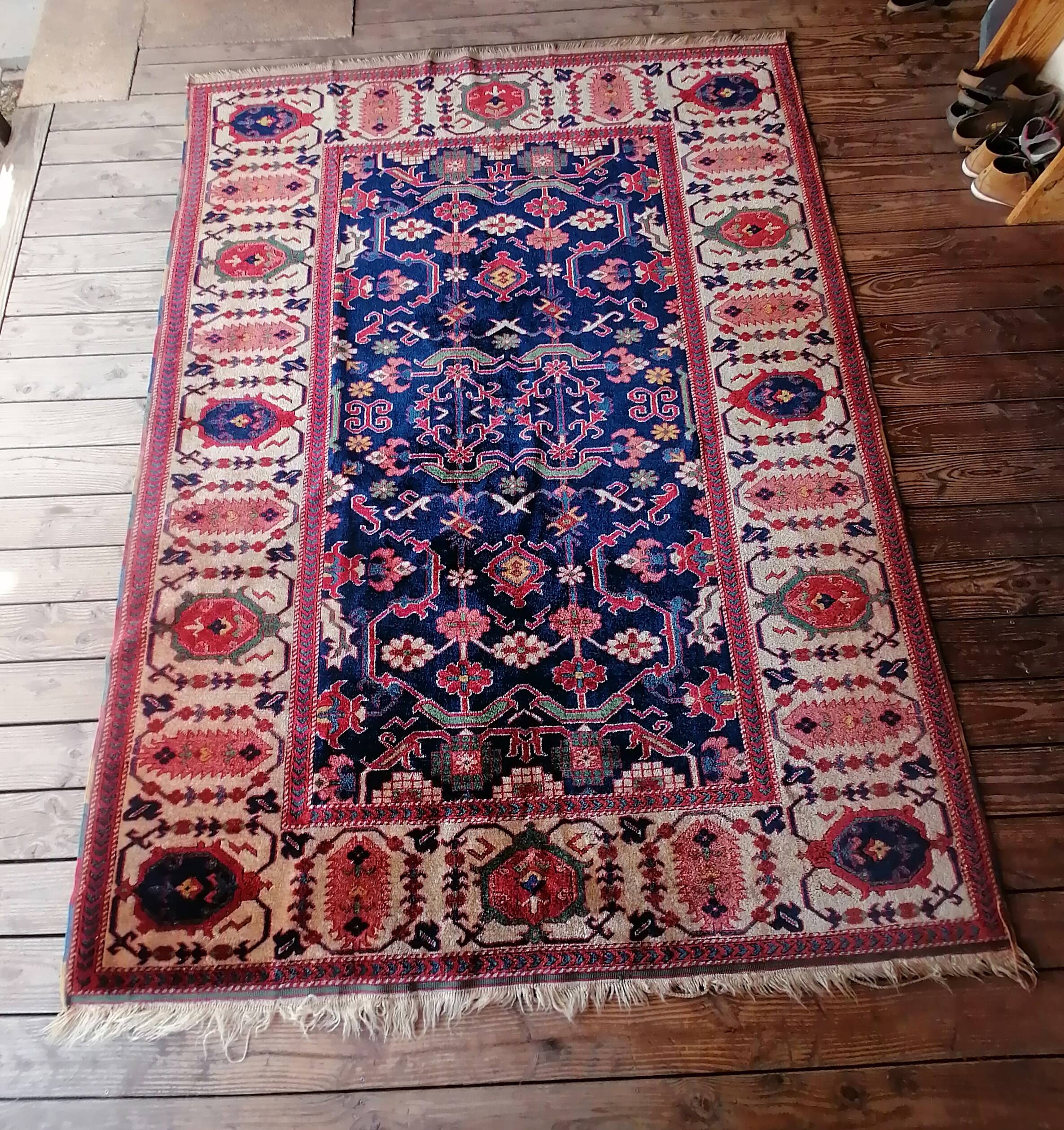Antique Persian Heriz Afshar rug 200 x 276 cm