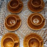 12 tasses à café anciennes avec soucoupes