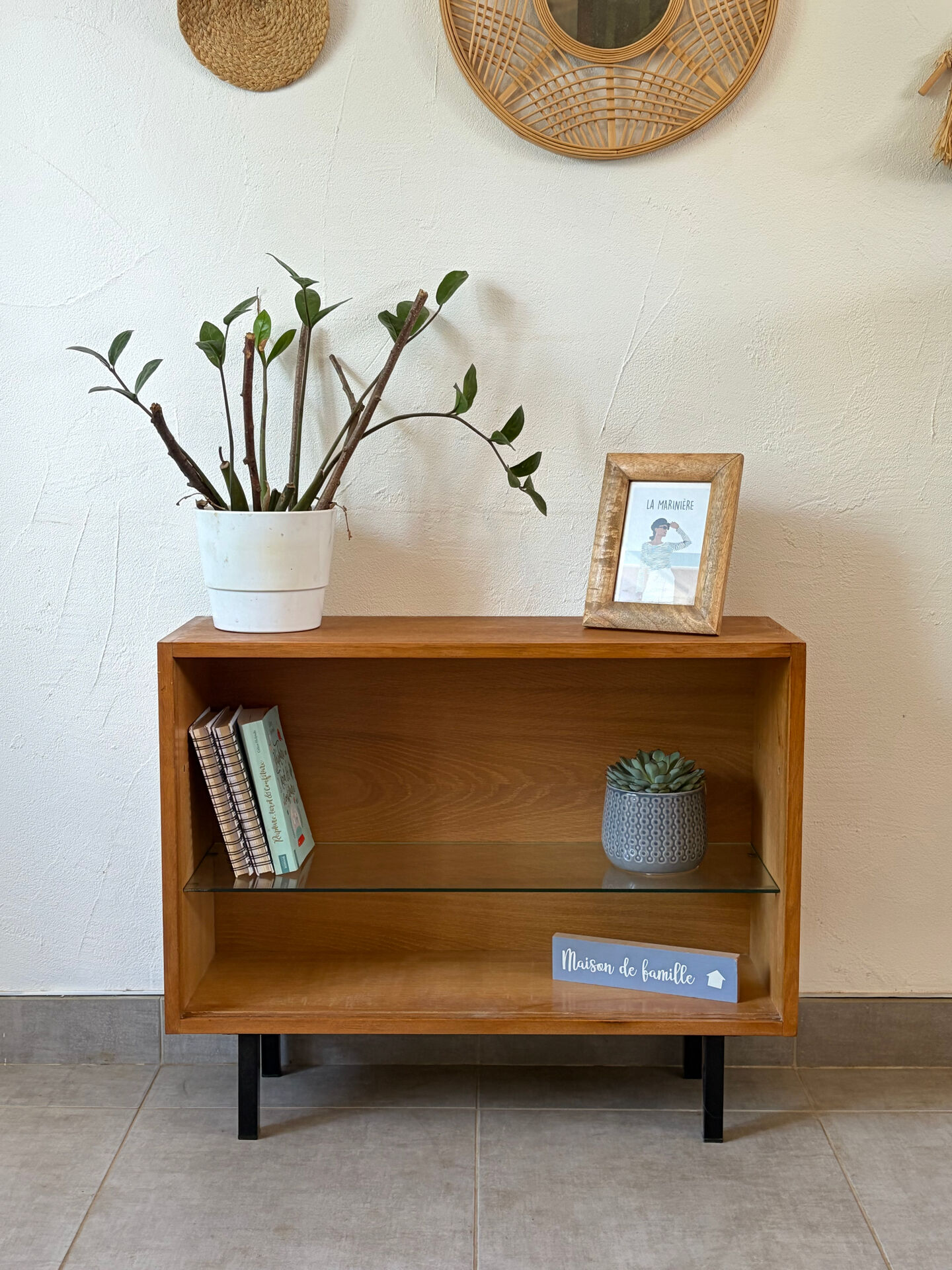 Vintage display cabinet/TV unit from the 1960s.