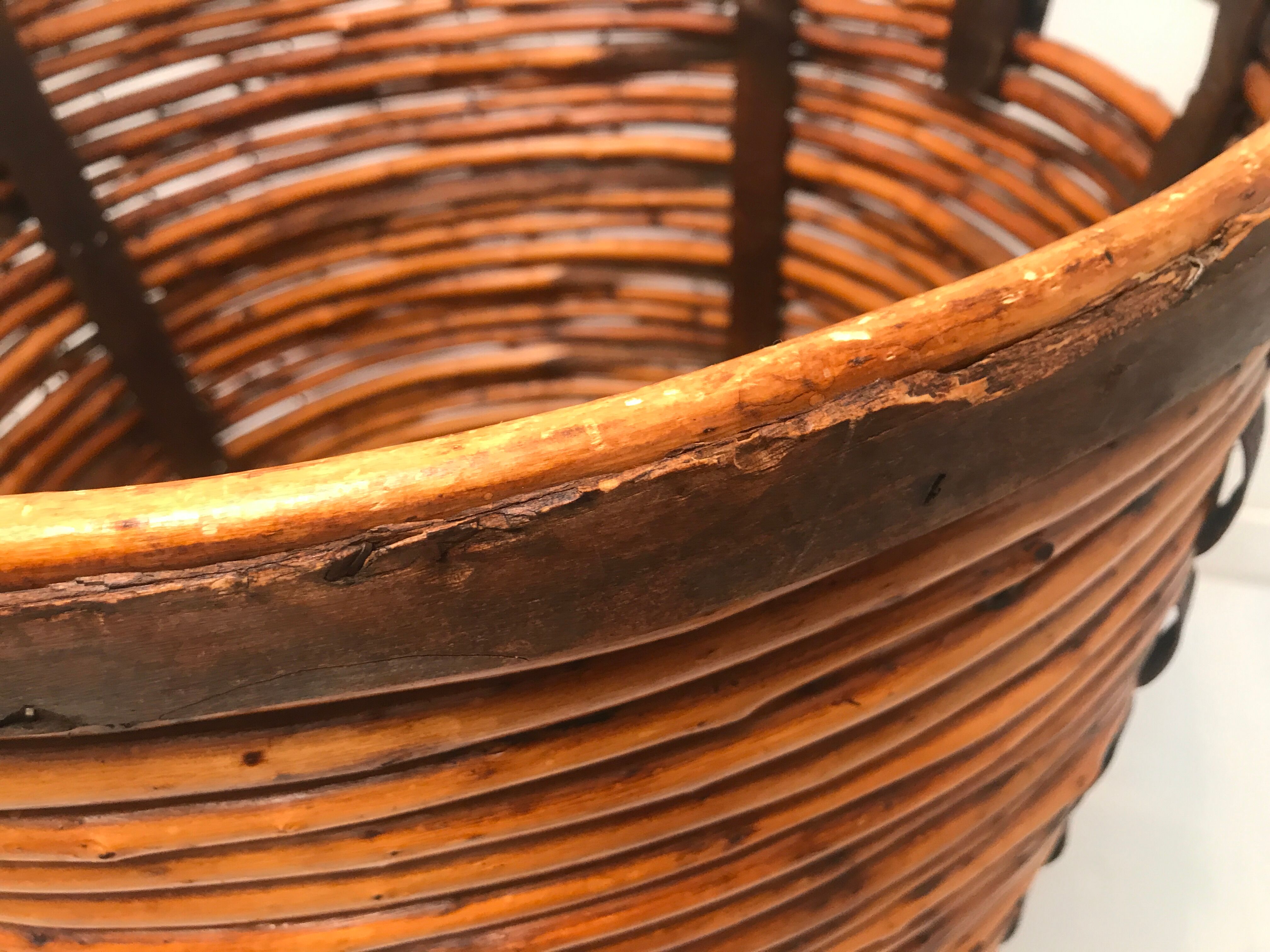 Vintage high-capacity rattan linen basket