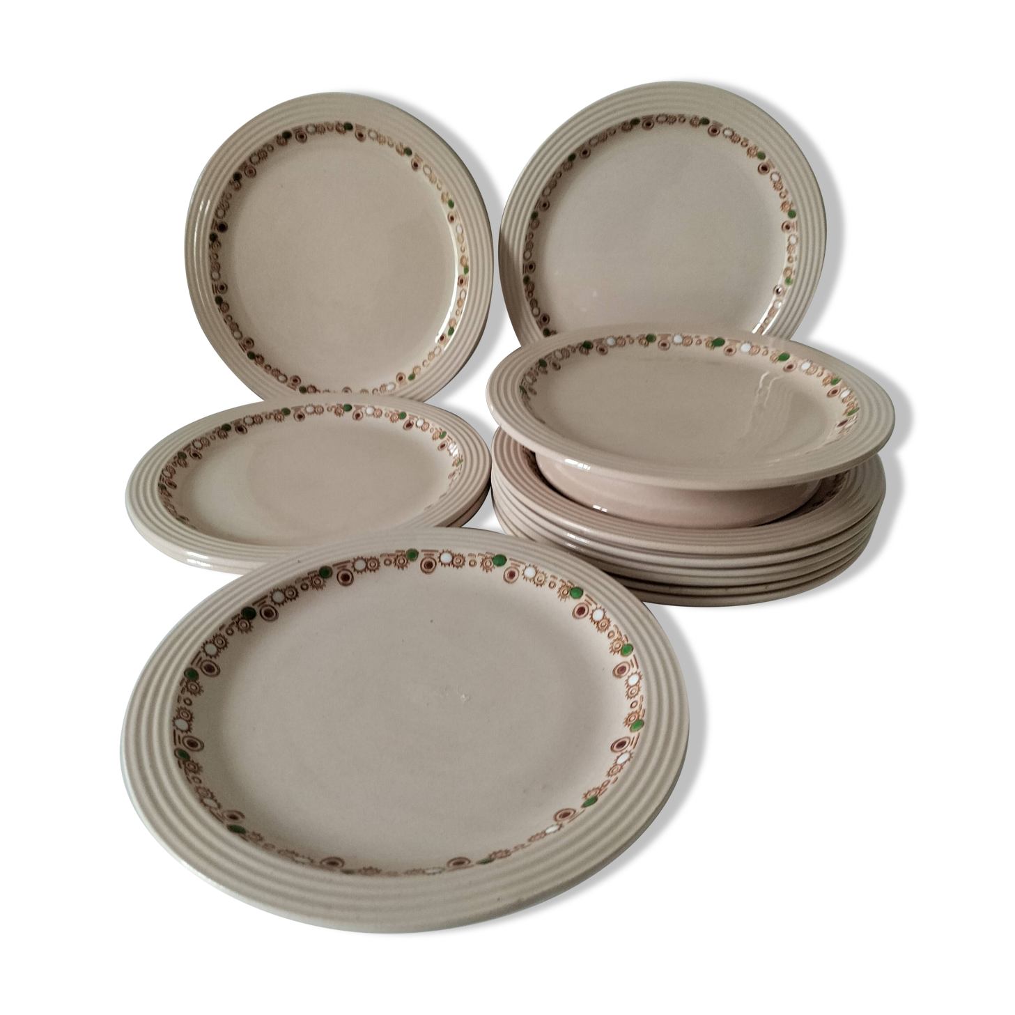 Plats à gâteaux et assiettes à dessert Longwy modèle Betty