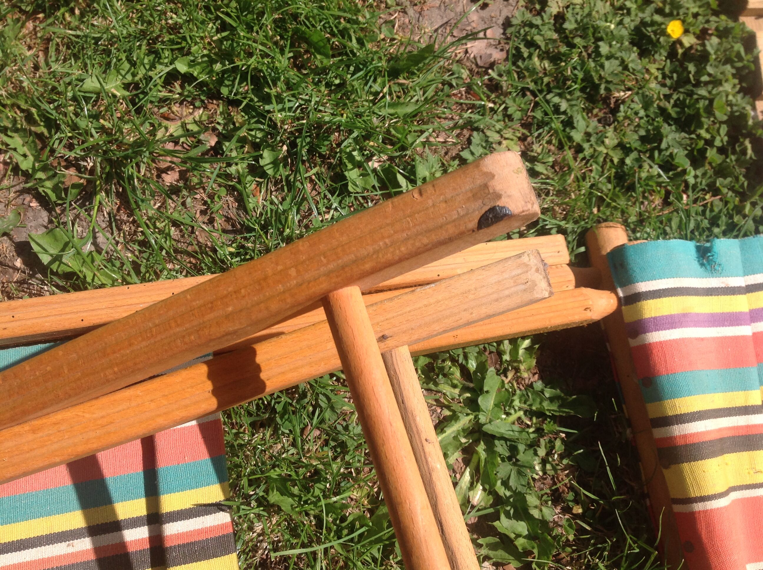 Duo of folding chairs