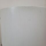 Armoire à barre vintage en forme de cylindre ouvrable, bois, laiton et verre.