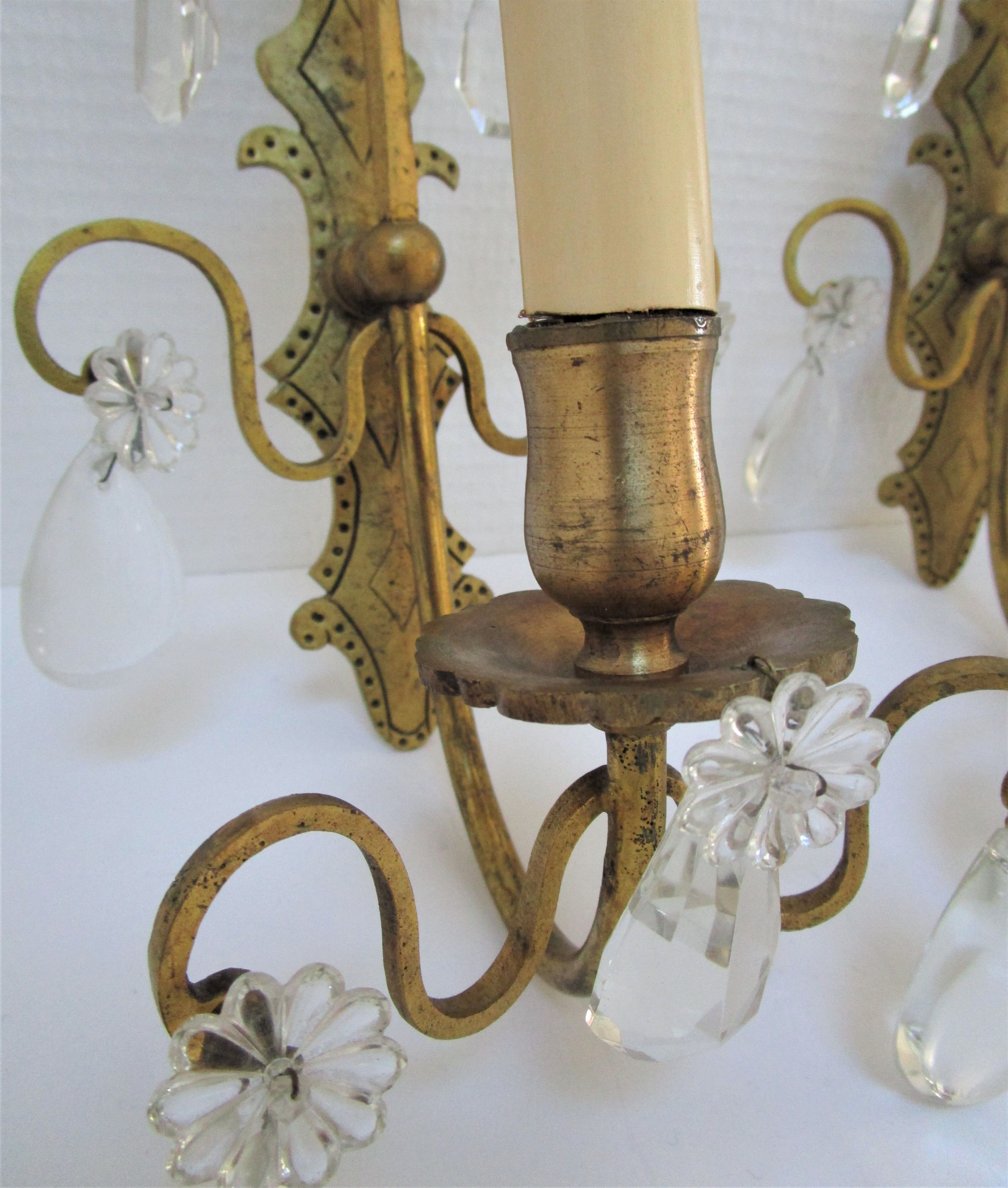 Pair of wall lamps patinated gilded bronze and early twentieth century glass grapevines