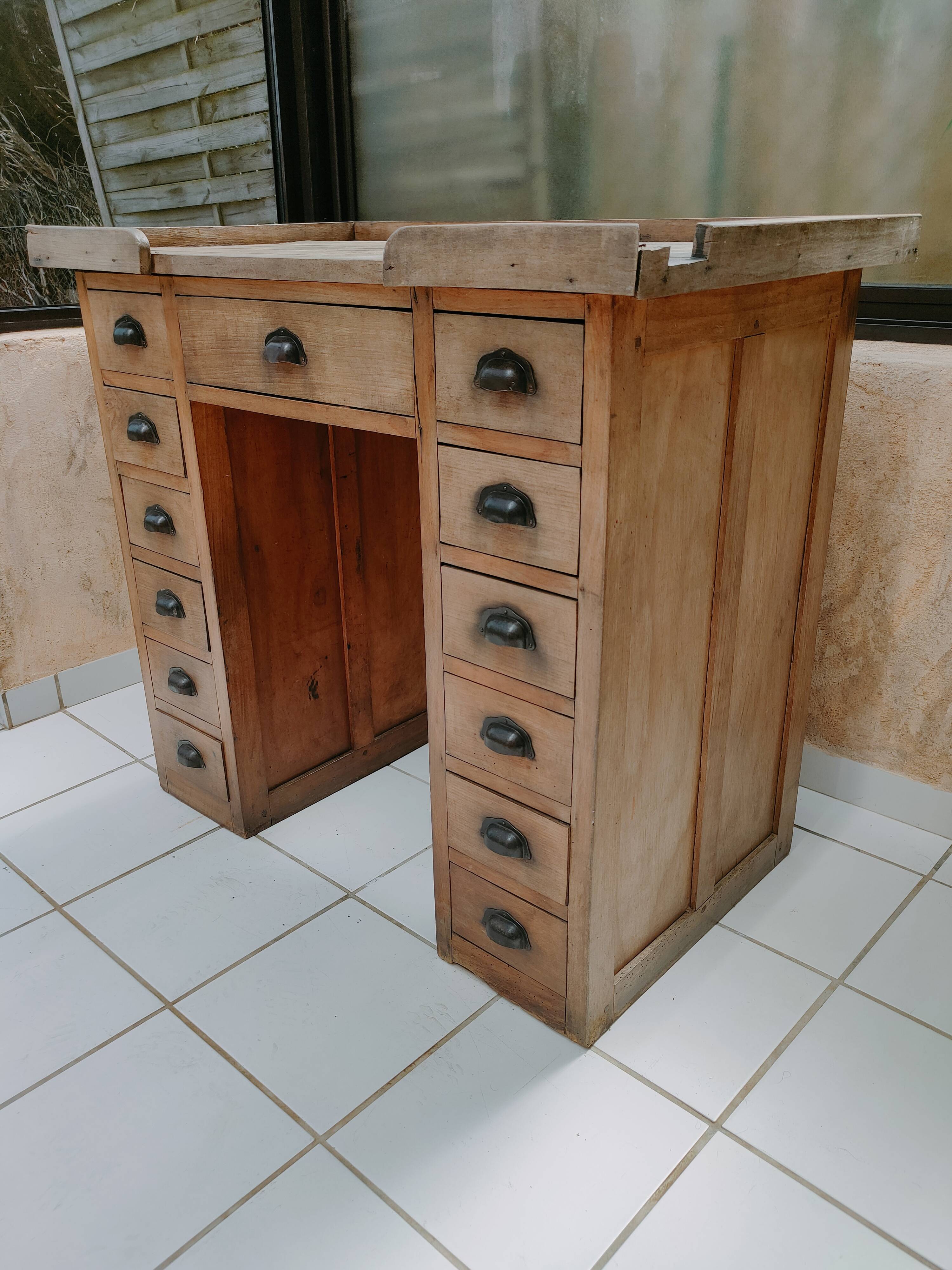 Furniture trade counter hardware box year 1940