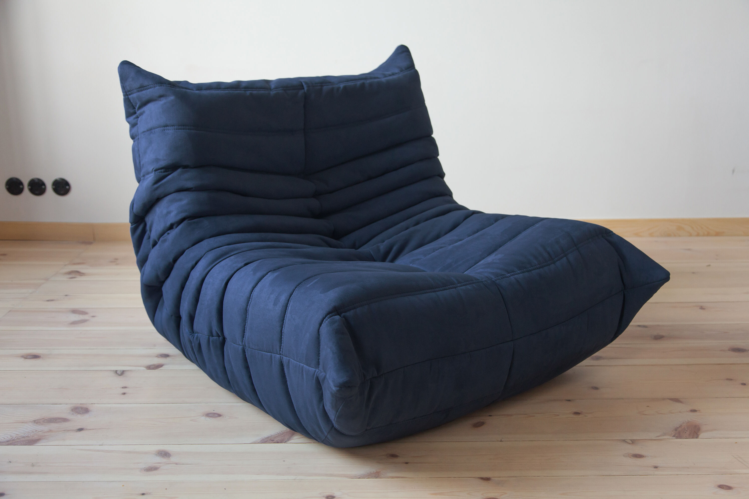 Togo armchair model designed by Michel Ducaroy 1973