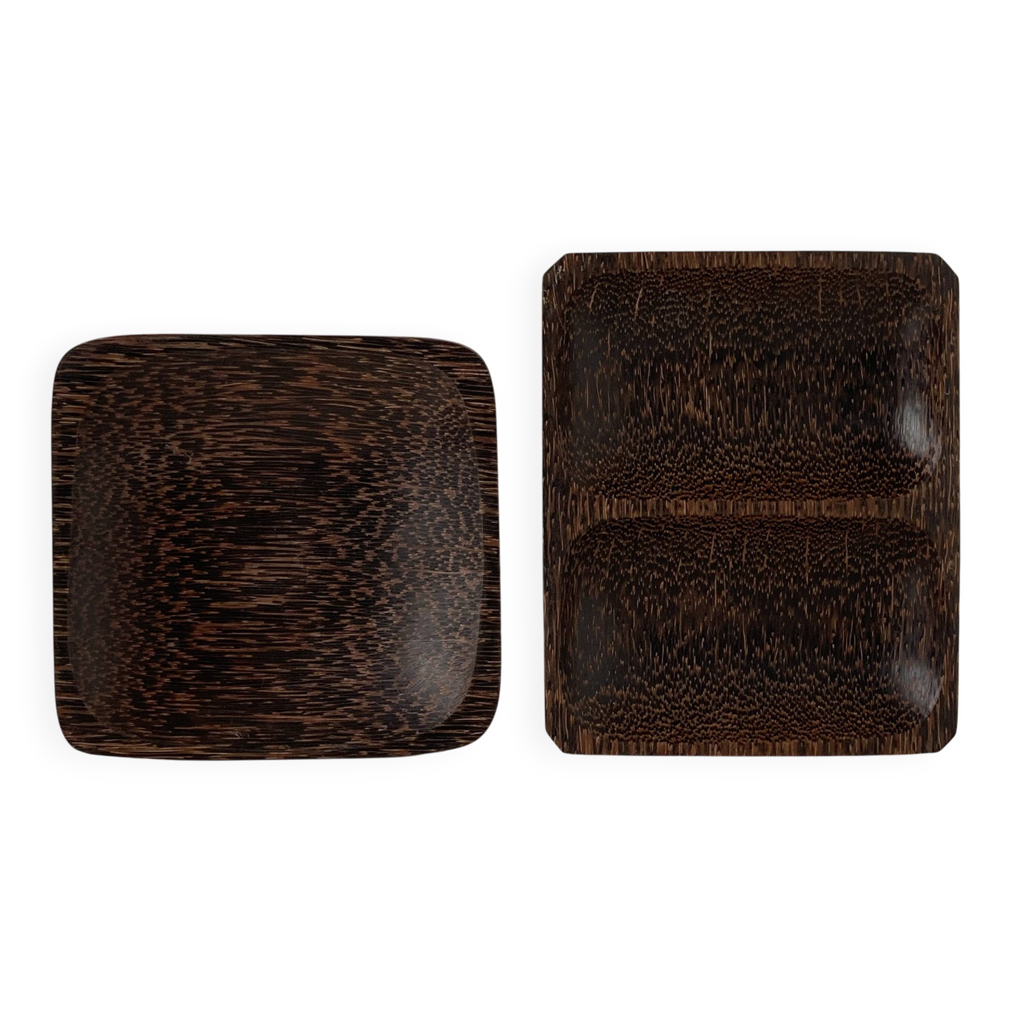 Set of two small trays or catchalls in Art Deco style made of palm wood.