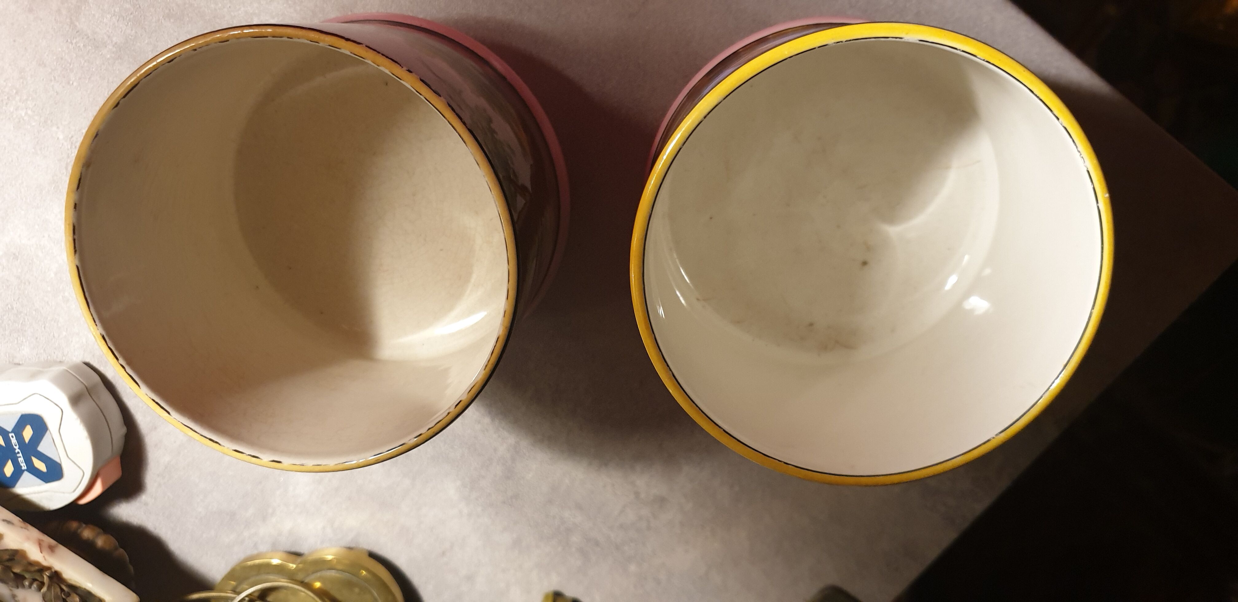 Ceramic pot cover decor with chickens