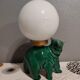 Lampe ours en céramique verte et globe opaline blanc