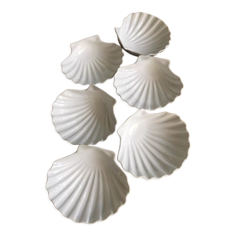 6 white porcelain scallops