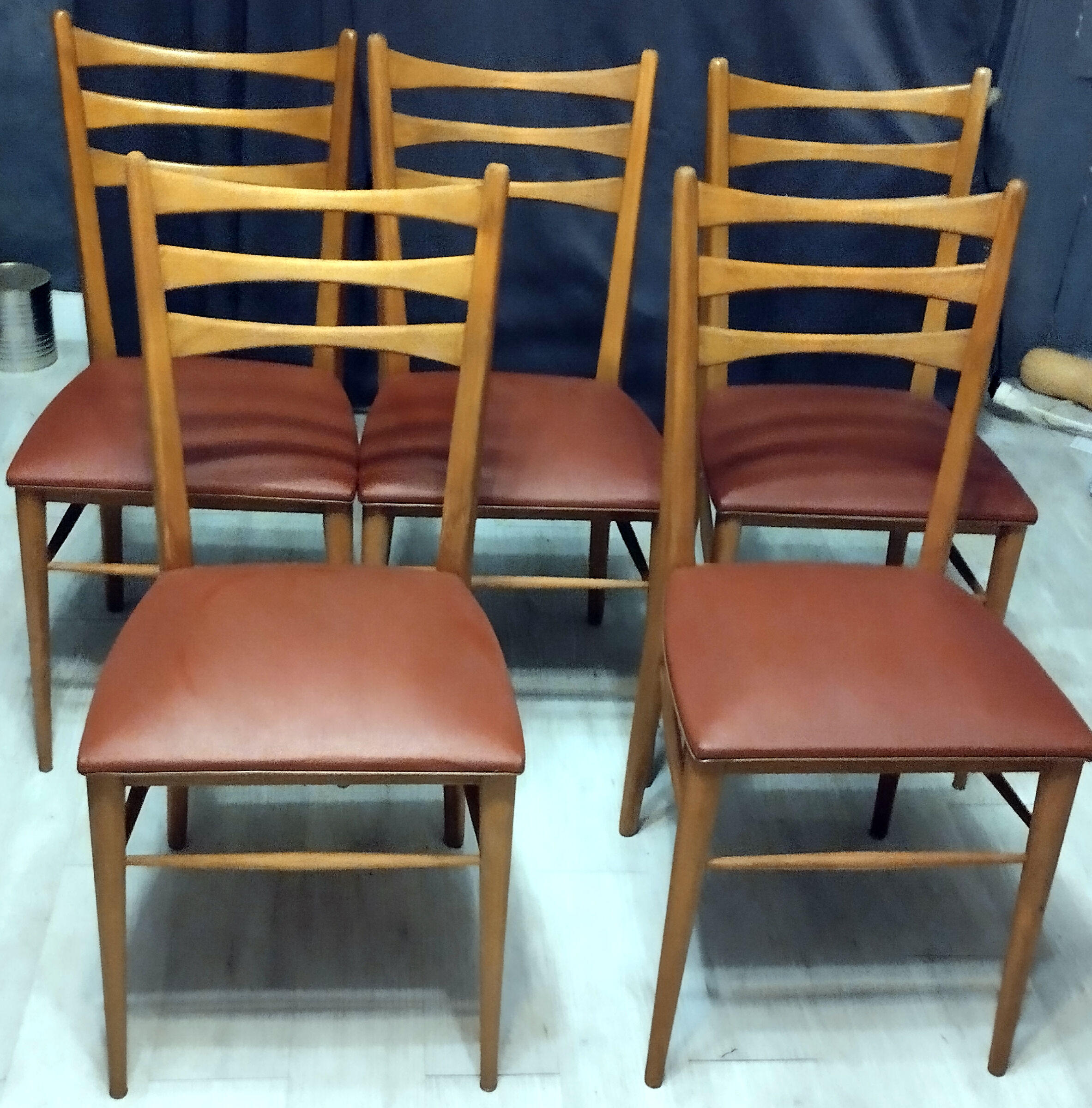 Set of 5 Scandinavian style chairs
