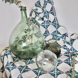 Lady lady round jeanne