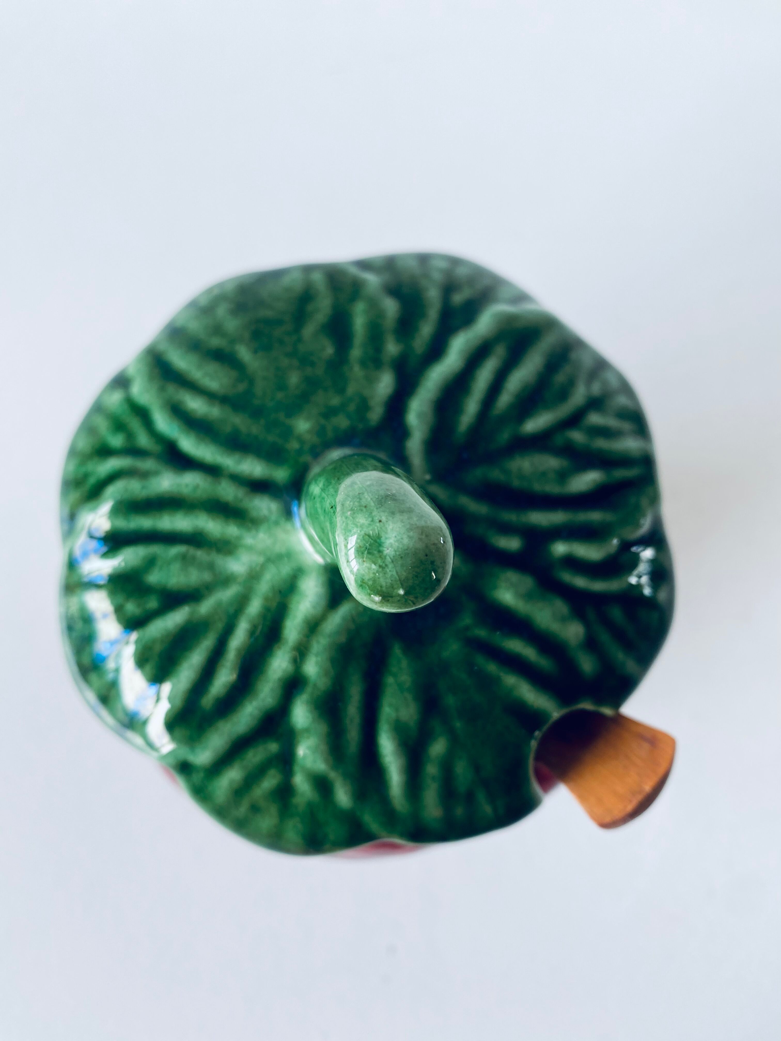 Ceramic pot strawberry slurry