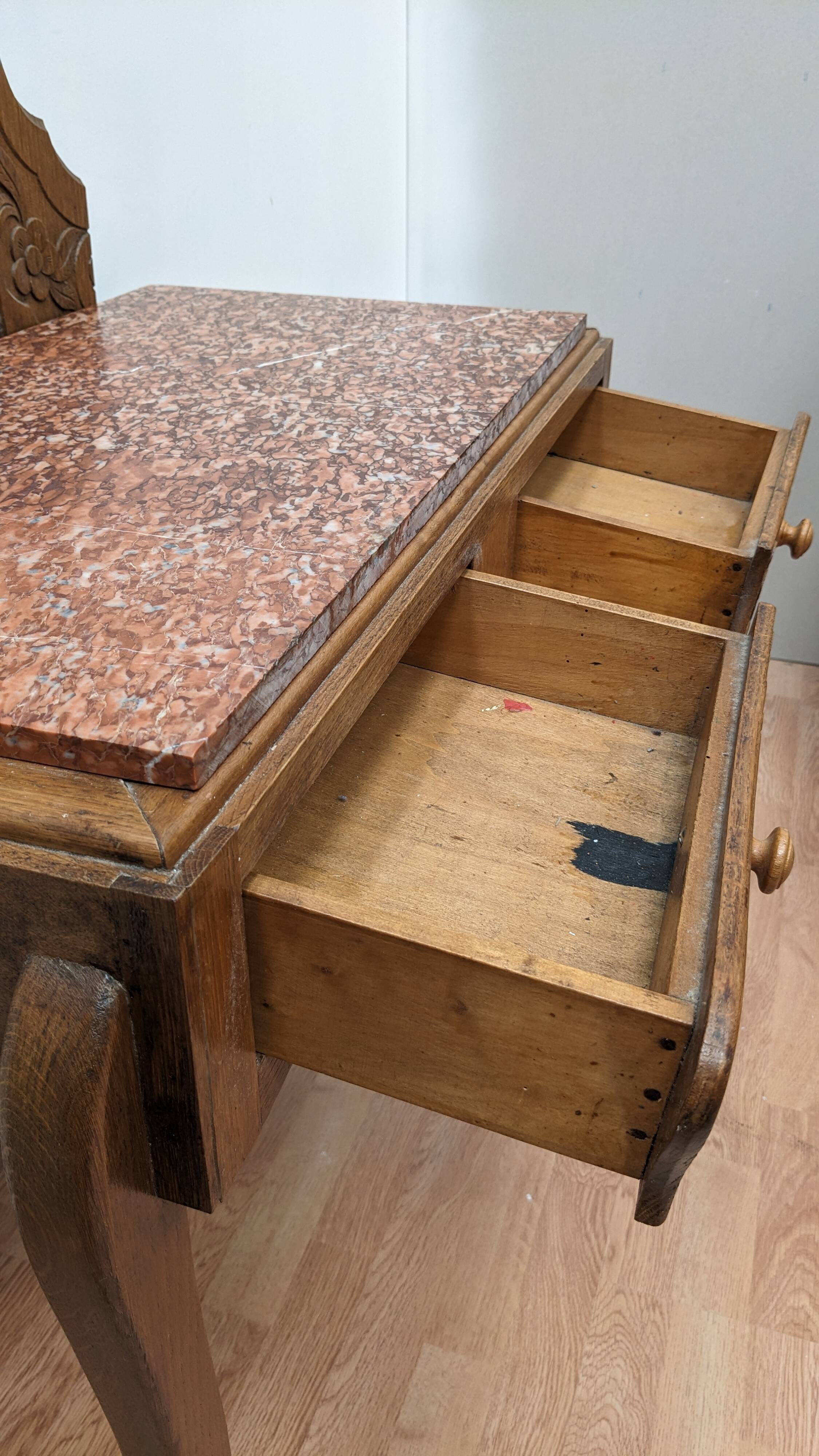 Art deco dressing table