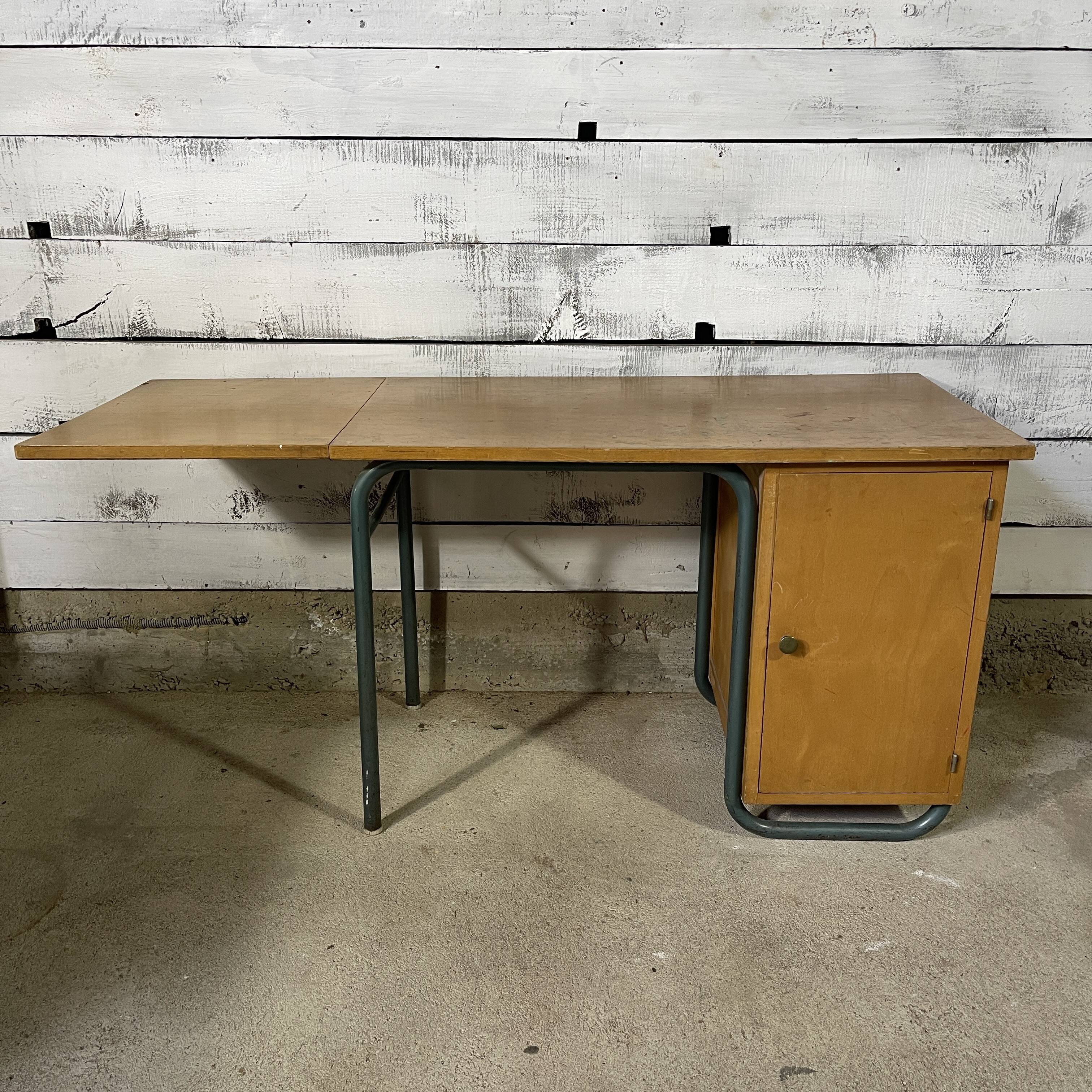 Children's desk with extension