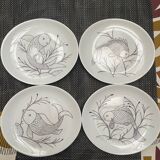 Set of 4 vintage plates with fish decor