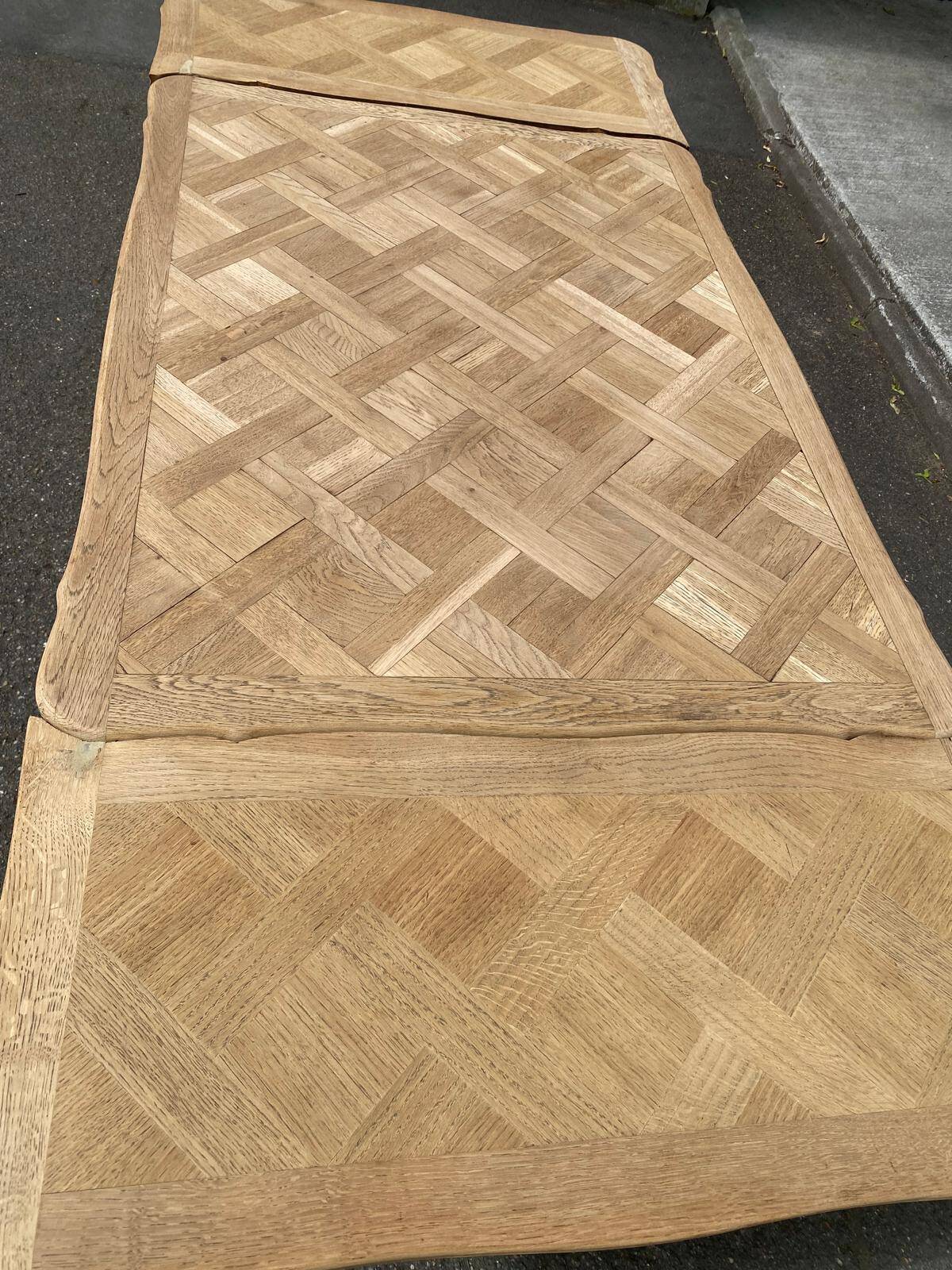 Renovated Louis XV extendable dining table in solid oak 120-200cm