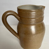 Berry sandstone pitcher