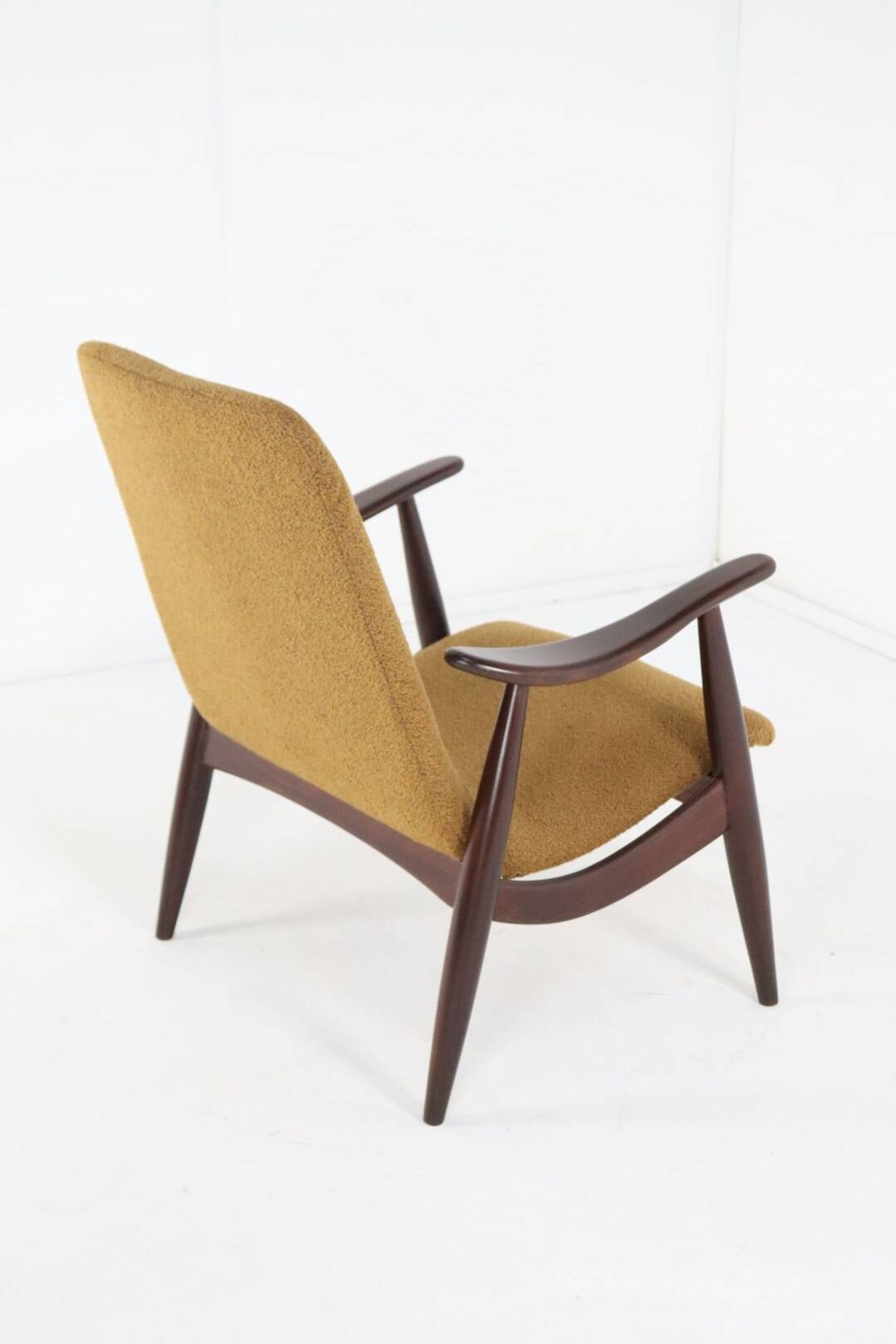 Armchair 'Popkensburg' Attr. Louis van Teeffelen for Wébé | 3 pieces in sto