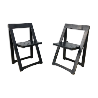 Pair of folding chairs 70