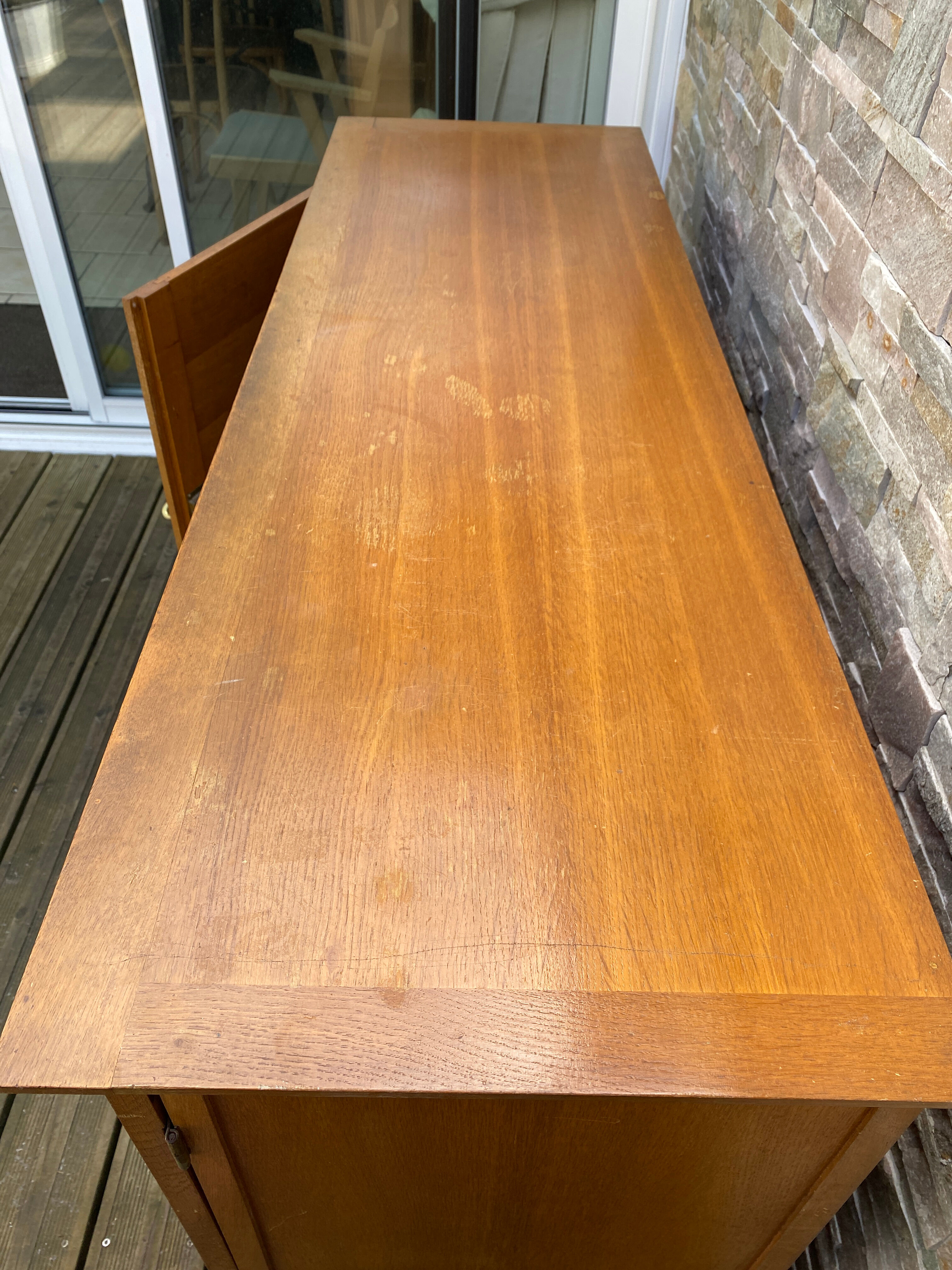 Buffet vintage feet compass