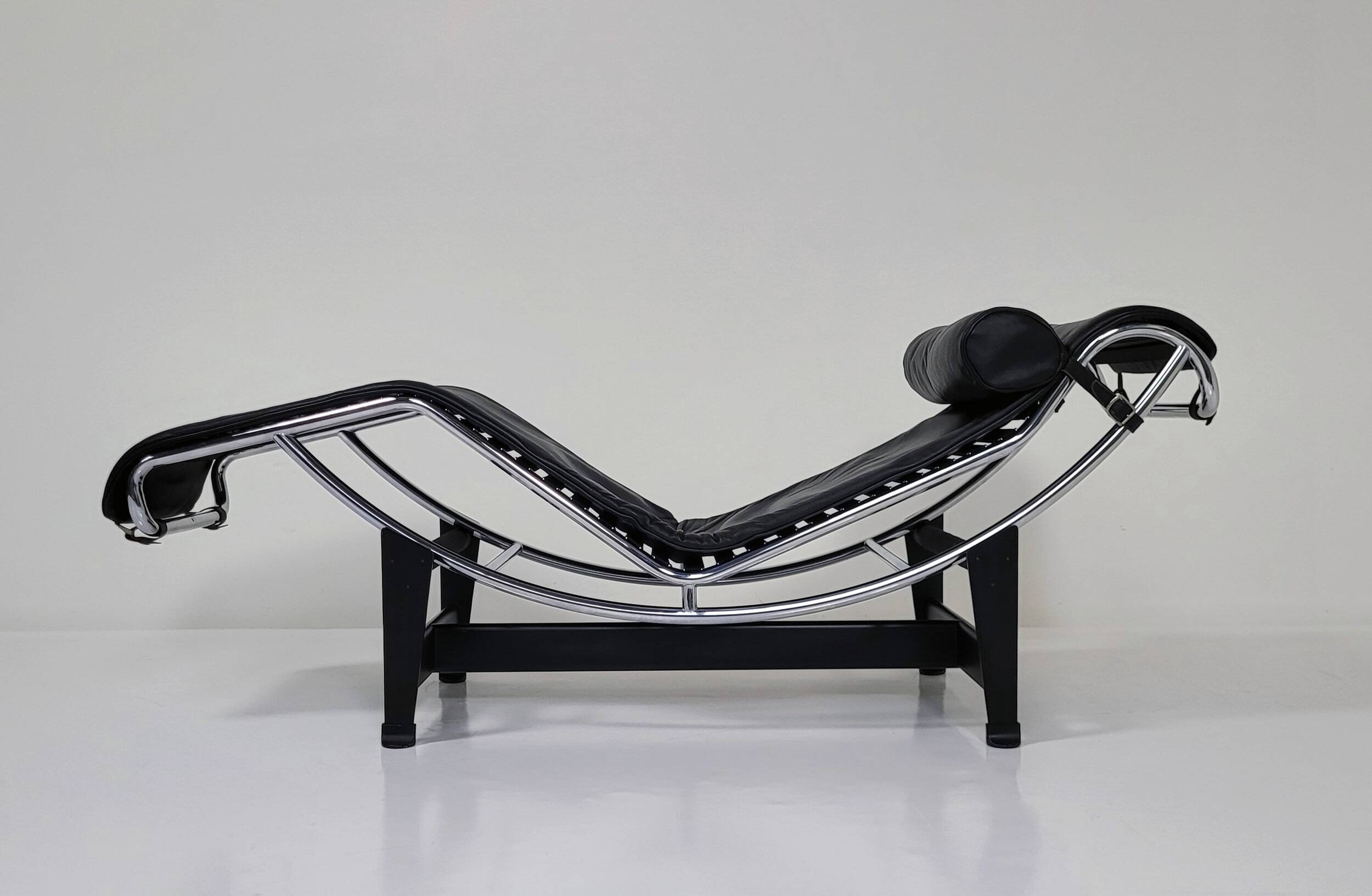 Cassina Le Corbusier LC4, Italy 1929
