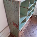 Étagère bibliothèque ancienne en sapin patiné épicerie
