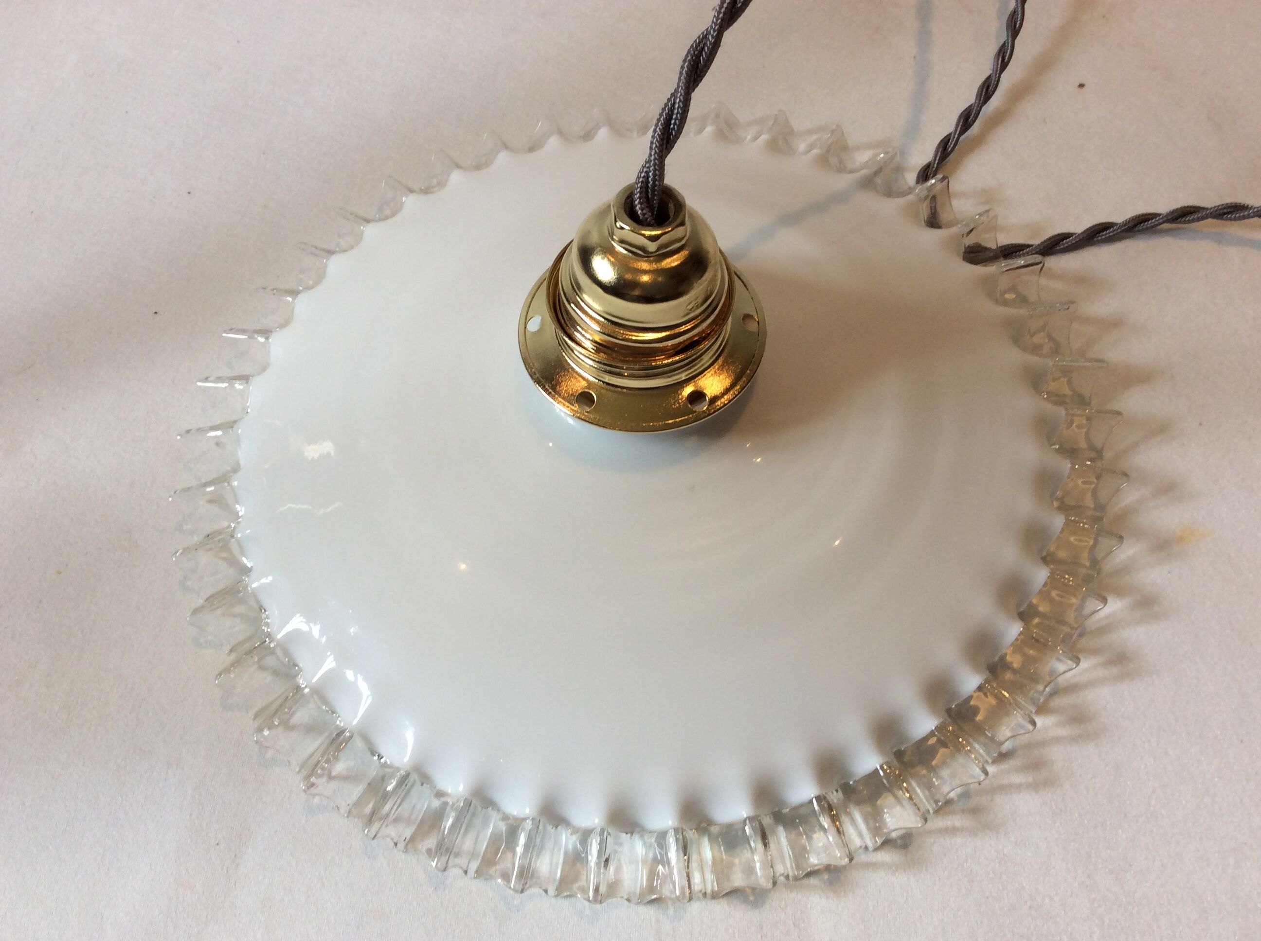 Vintage opaline suspension