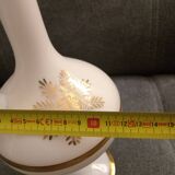 Vase aiguière en opaline vintage