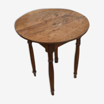 Small round table, pedestal table