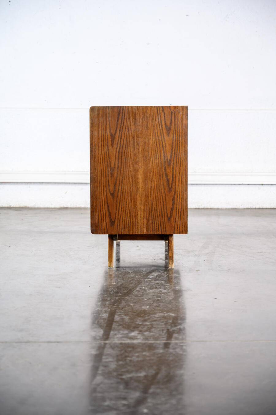 Jiroutek chest of drawers with 8 drawers
