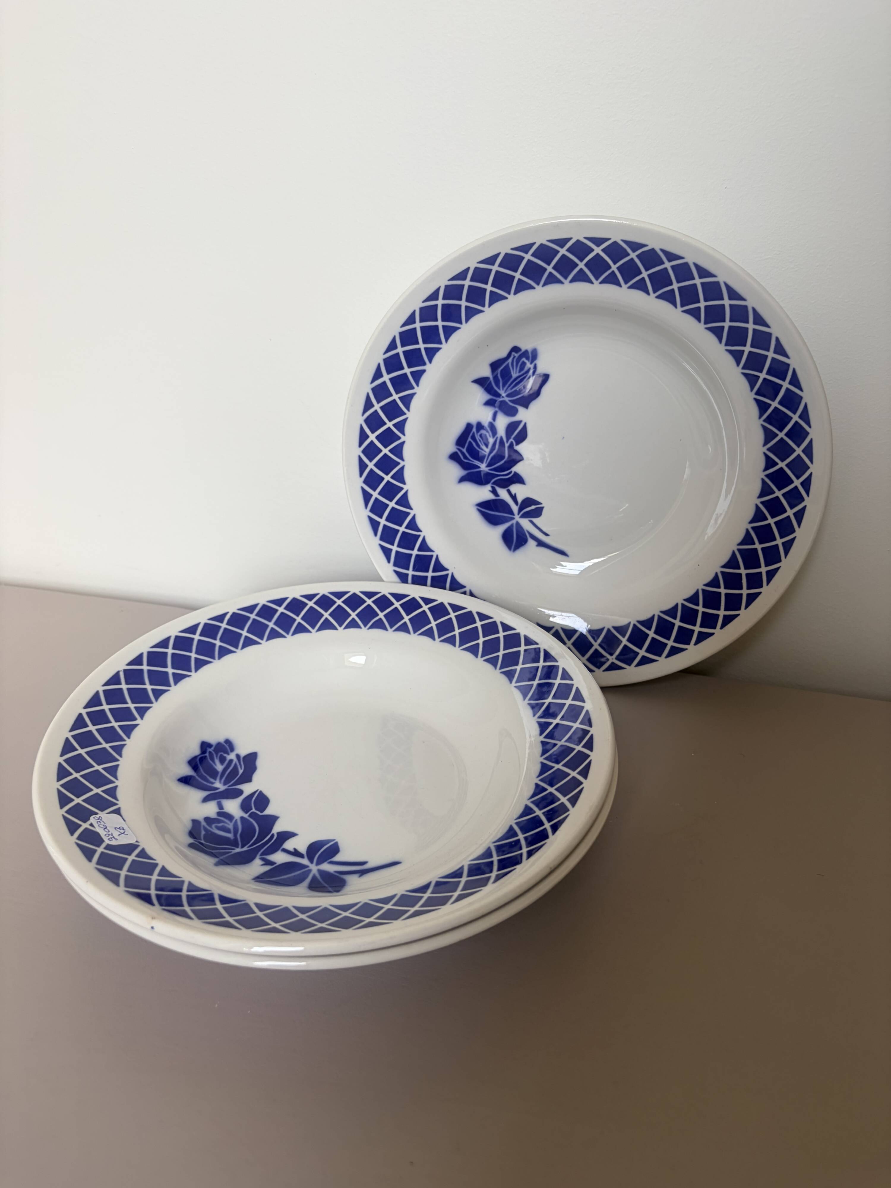 3 vintage deep plates 220638